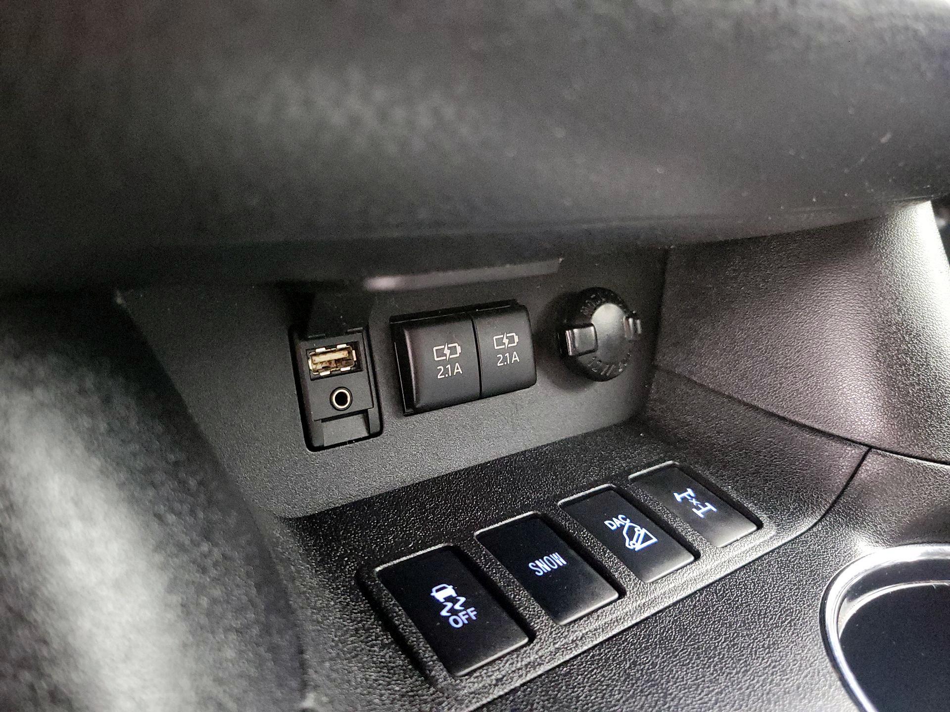 Thumbnail: 2017 Toyota Highlander - 19