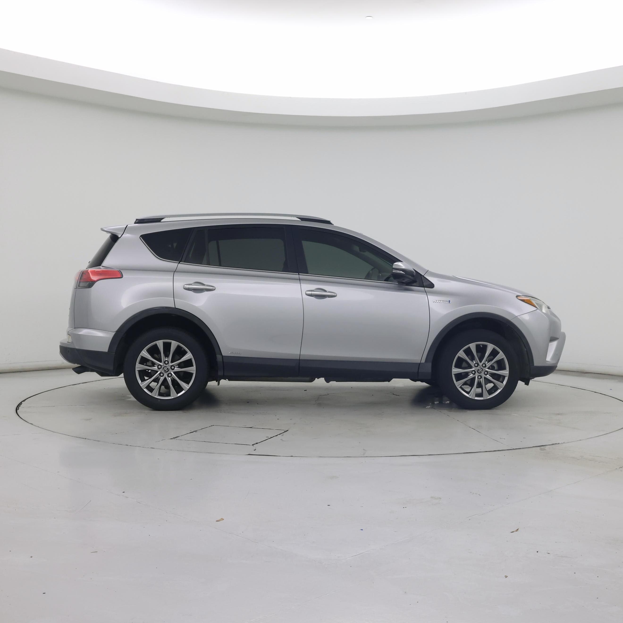 Thumbnail: 2017 Toyota RAV4 - 7