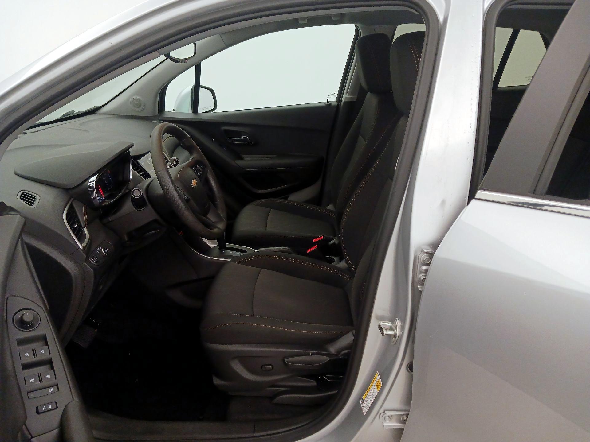Thumbnail: 2018 Chevrolet Trax - 11