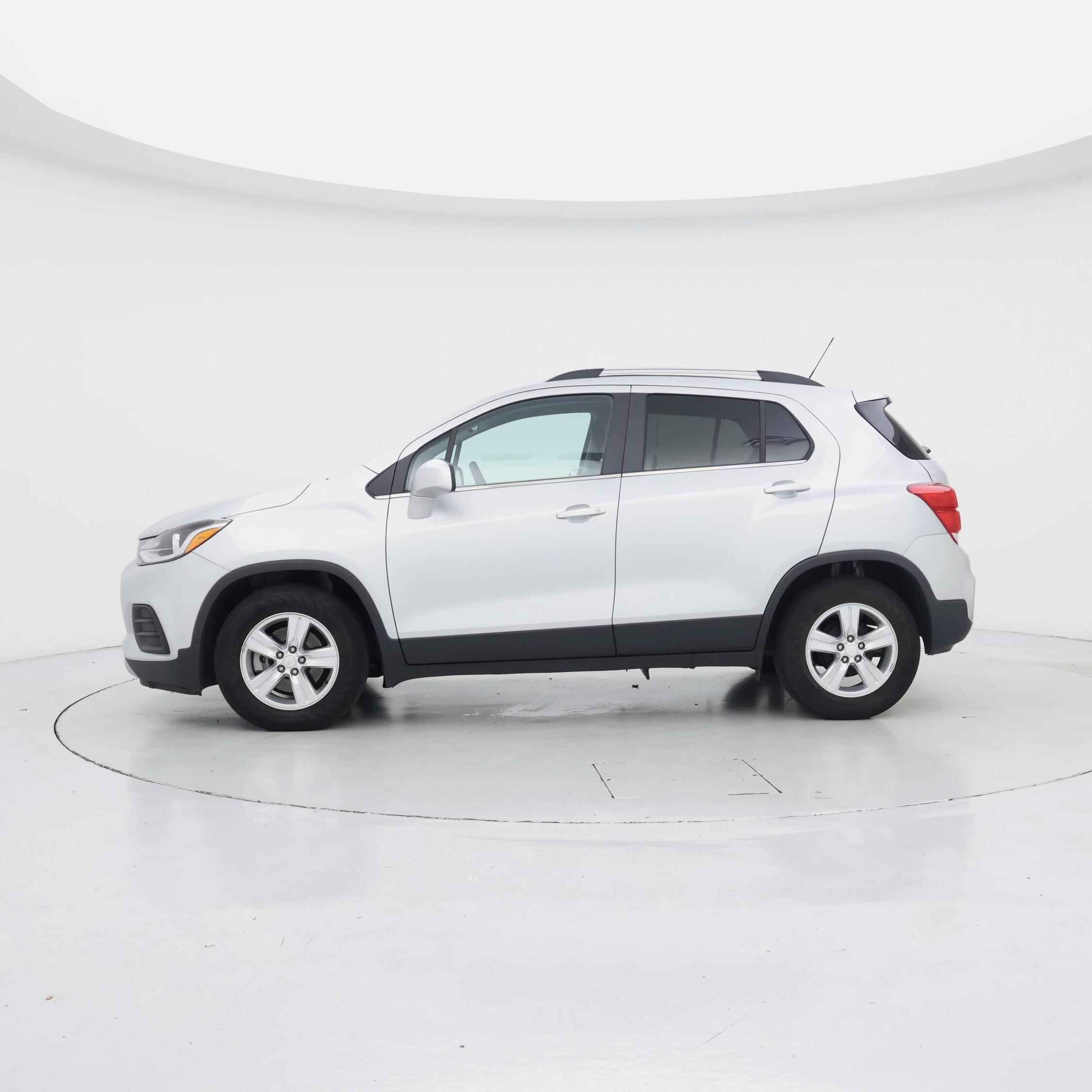 Thumbnail: 2018 Chevrolet Trax - 3