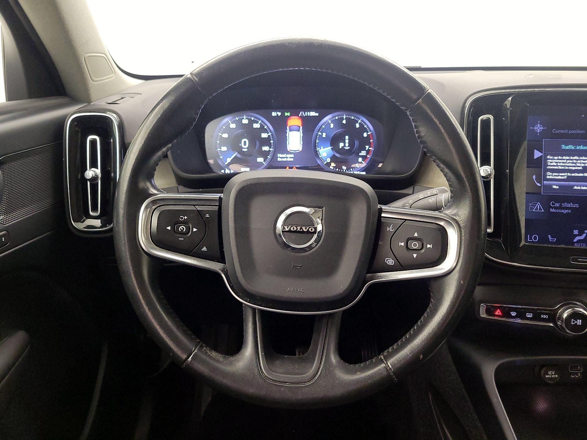 Thumbnail: 2019 Volvo XC40 - 10