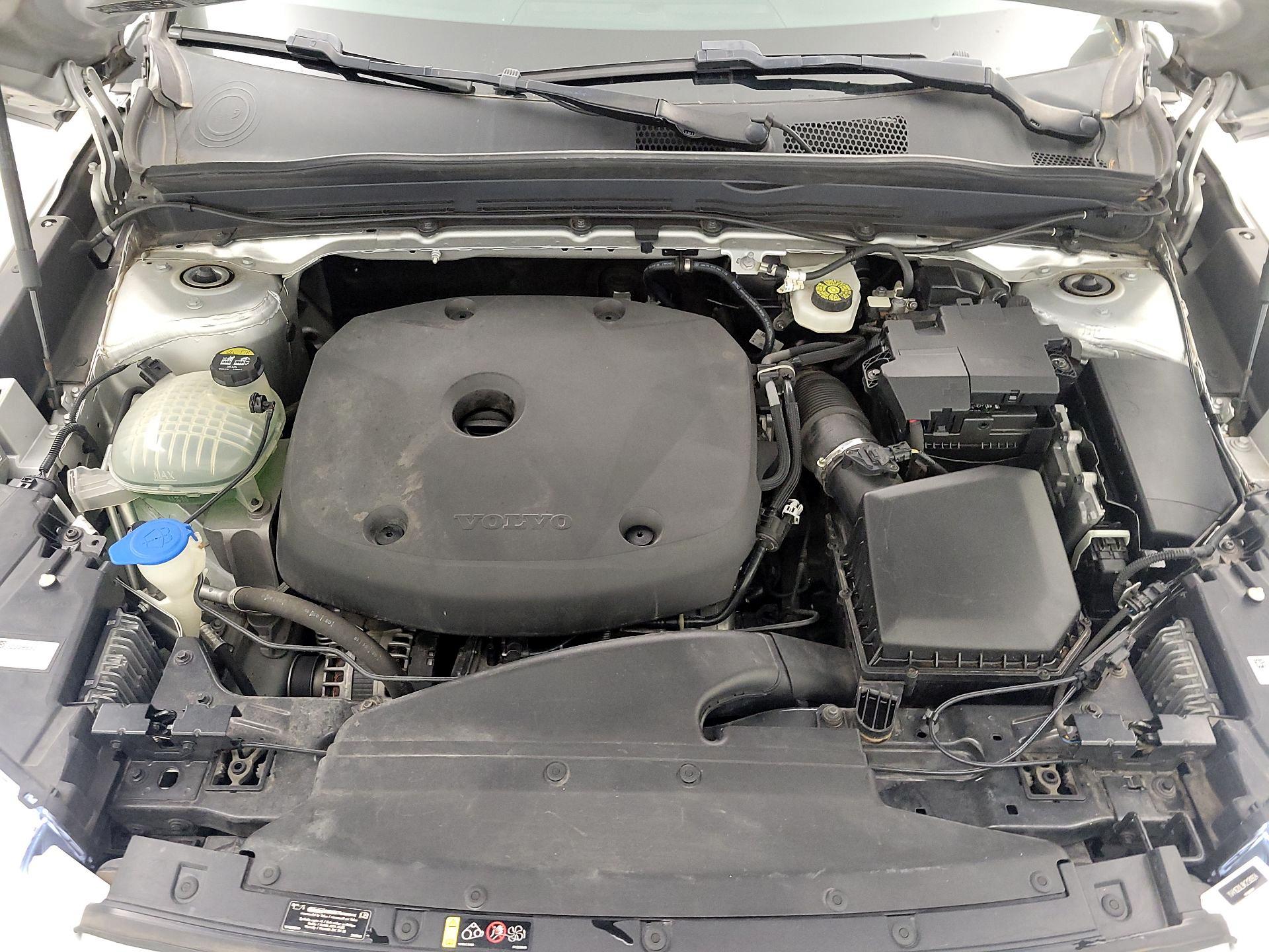 Thumbnail: 2019 Volvo XC40 - 17