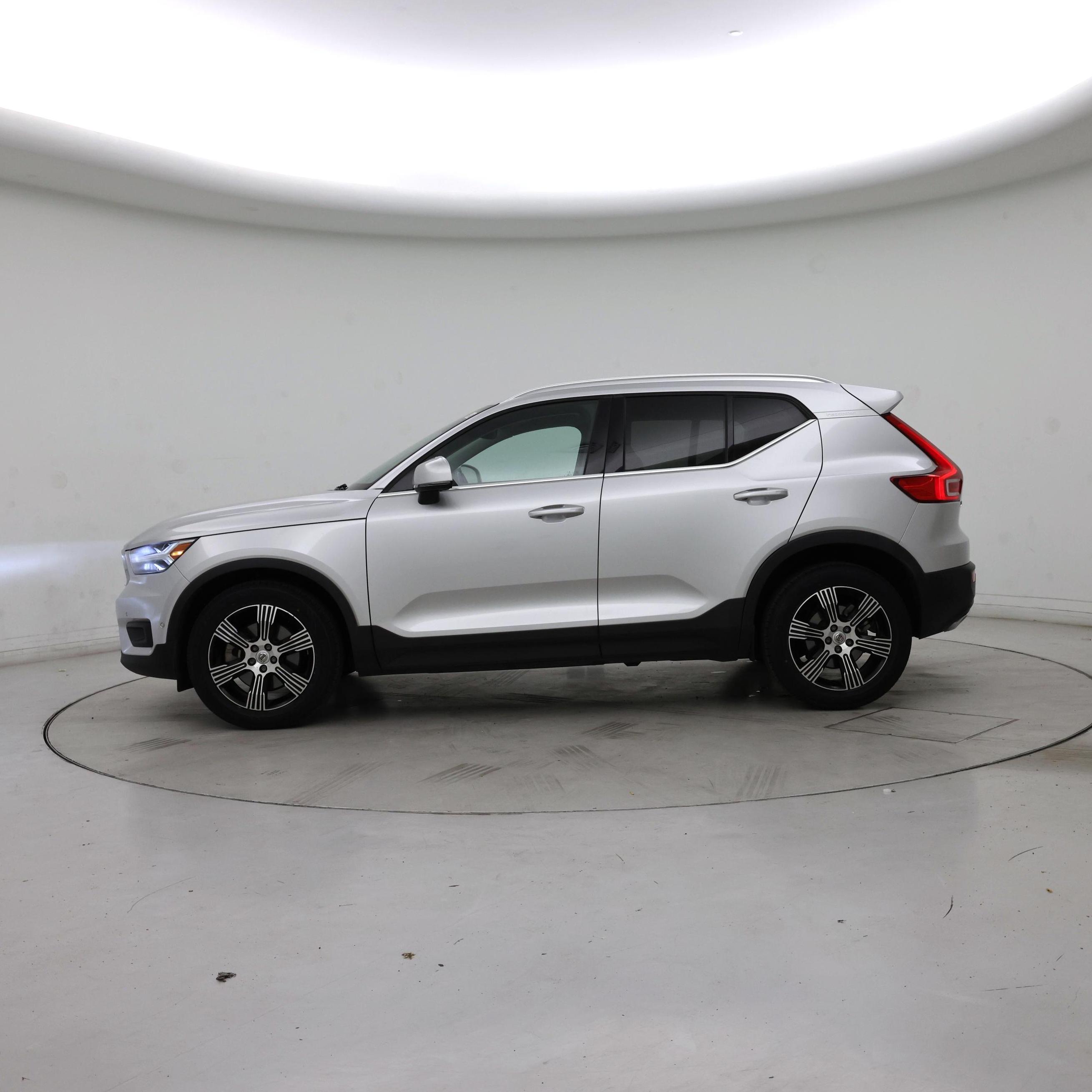 Thumbnail: 2019 Volvo XC40 - 3