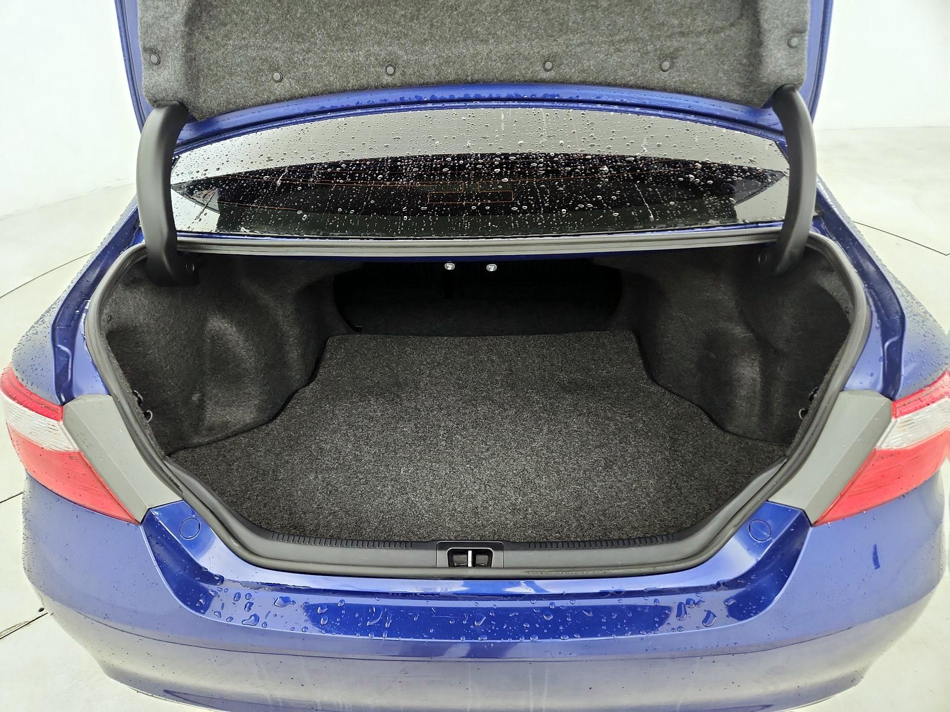 Thumbnail: 2015 Toyota Camry - 20