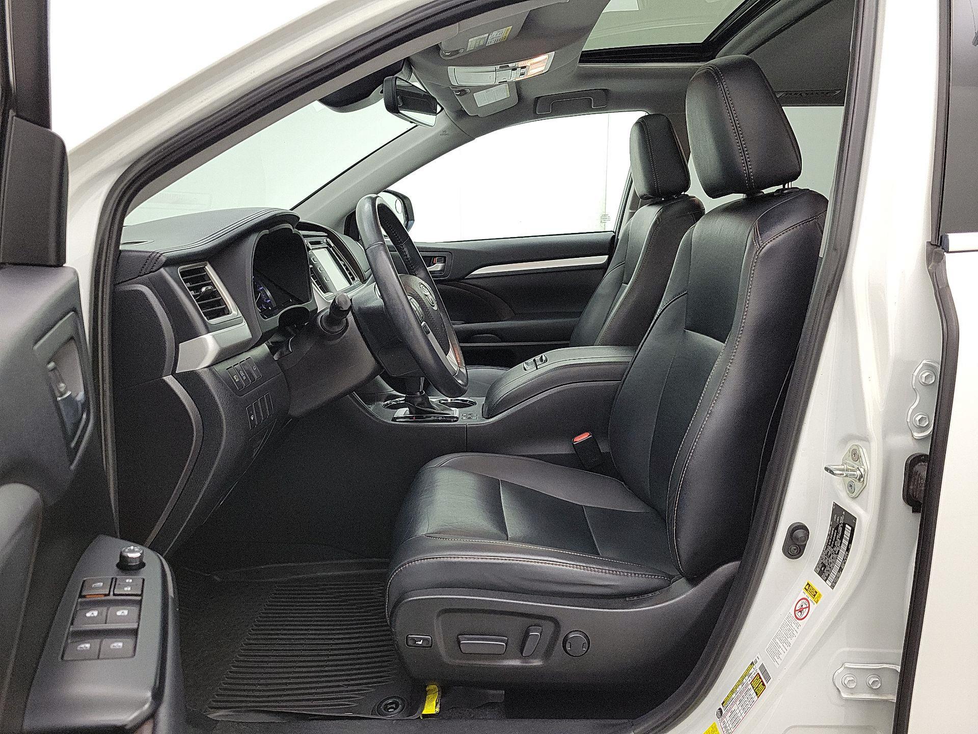 Thumbnail: 2019 Toyota Highlander - 11