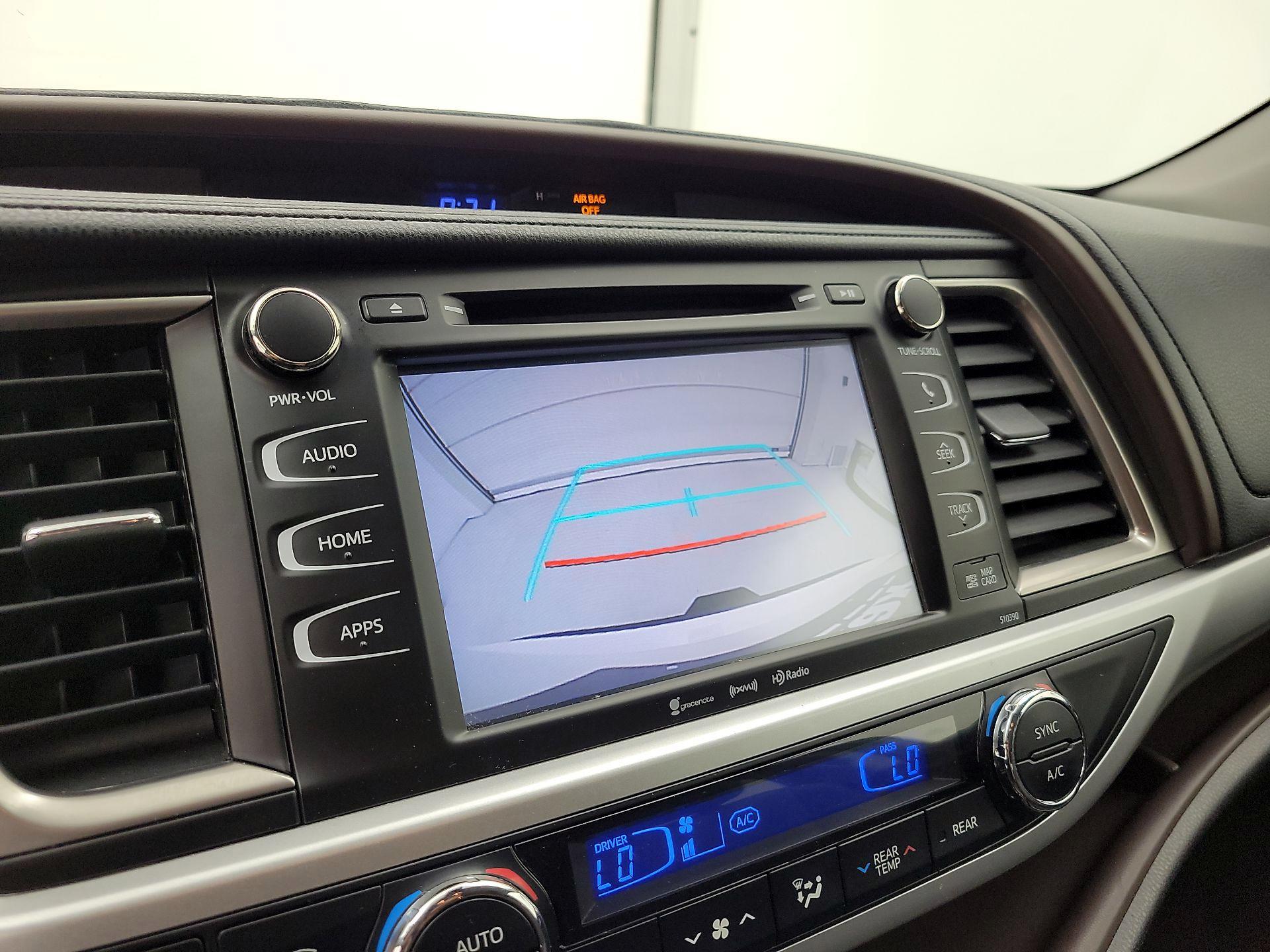 Thumbnail: 2019 Toyota Highlander - 14
