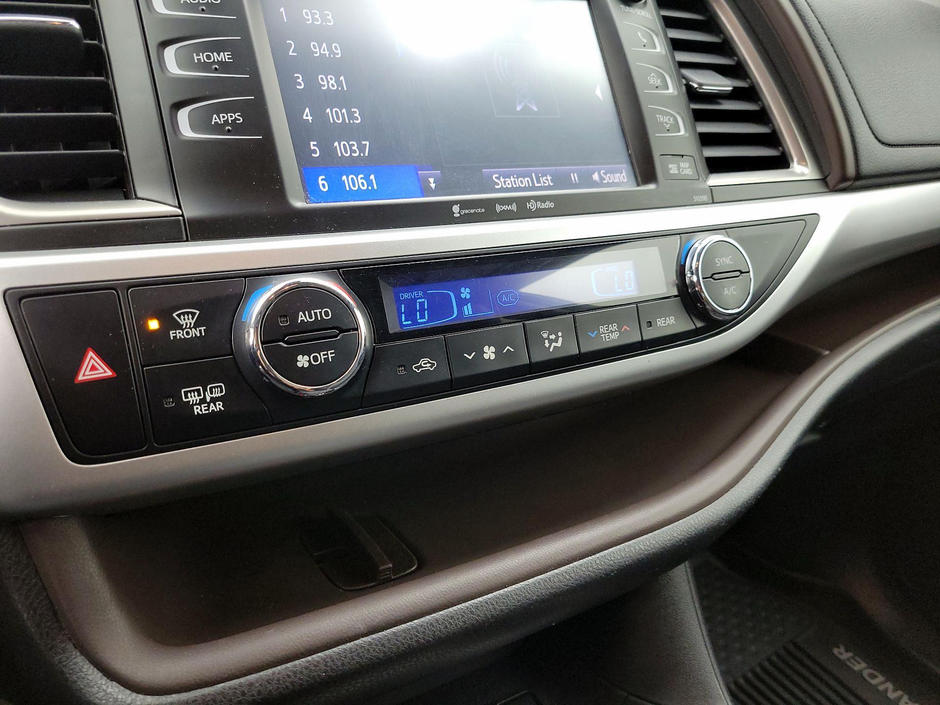 Thumbnail: 2019 Toyota Highlander - 16
