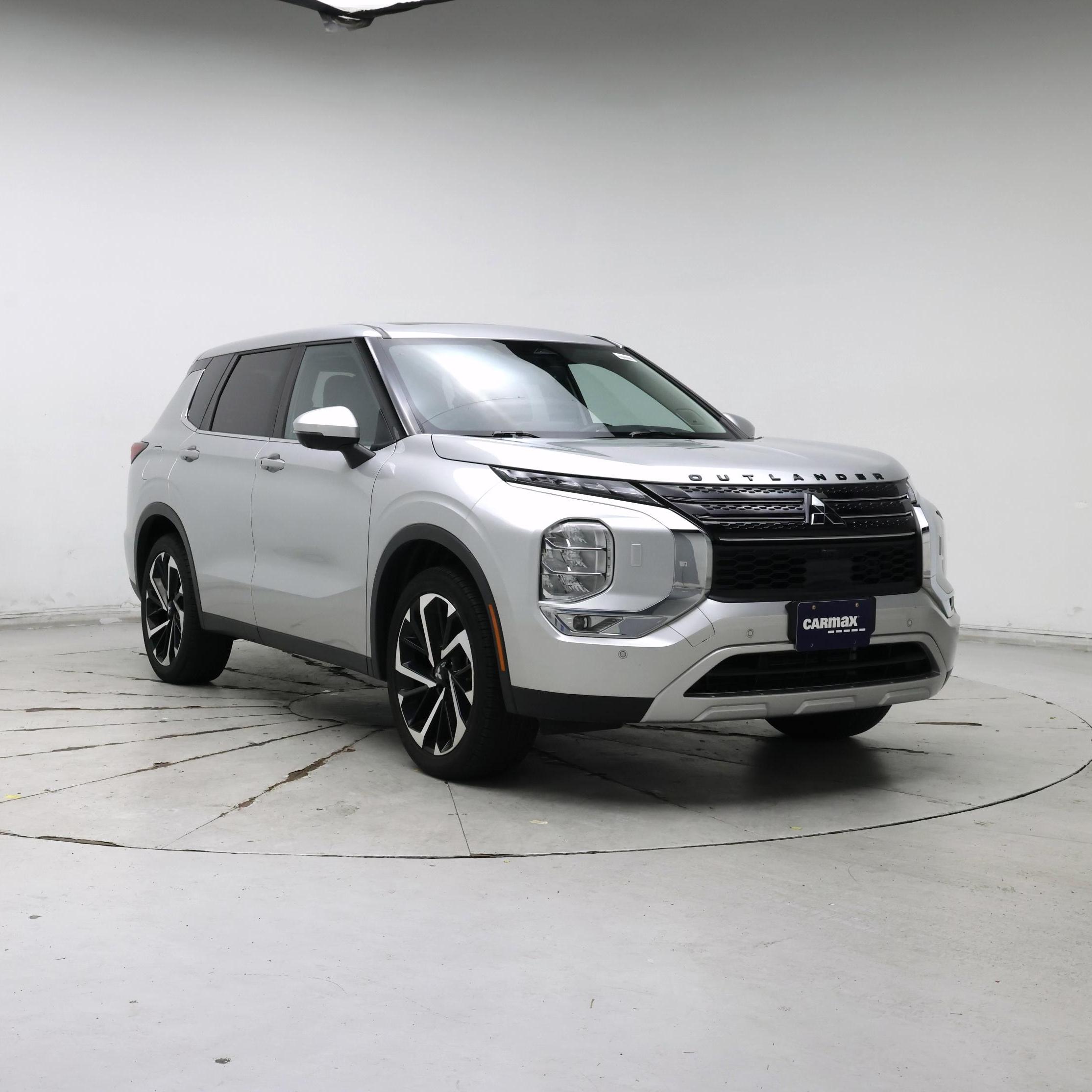 Gray 2024 Mitsubishi Outlander SUV / Crossover All-Wheel Drive Automatic