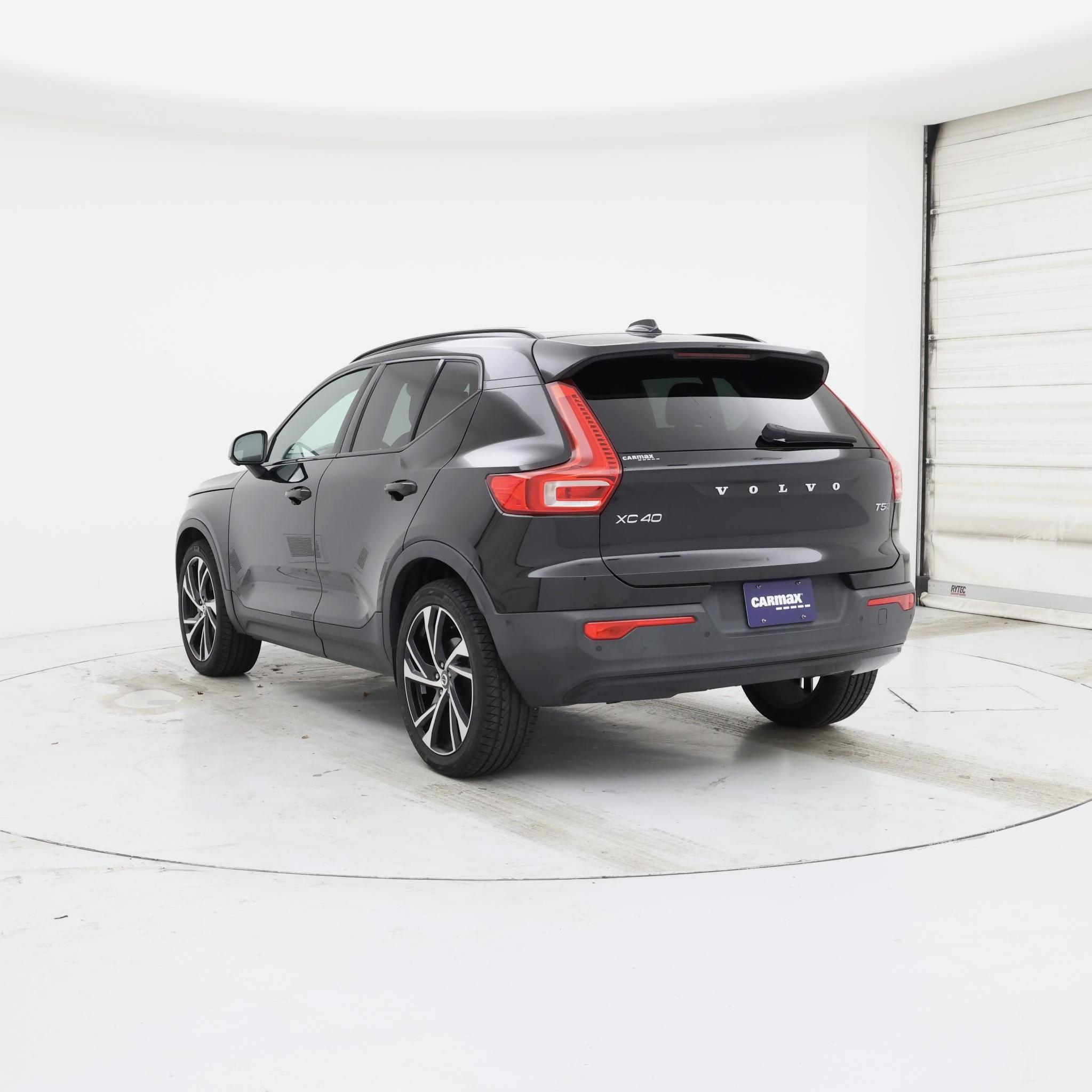 Thumbnail: 2022 Volvo XC40 - 2