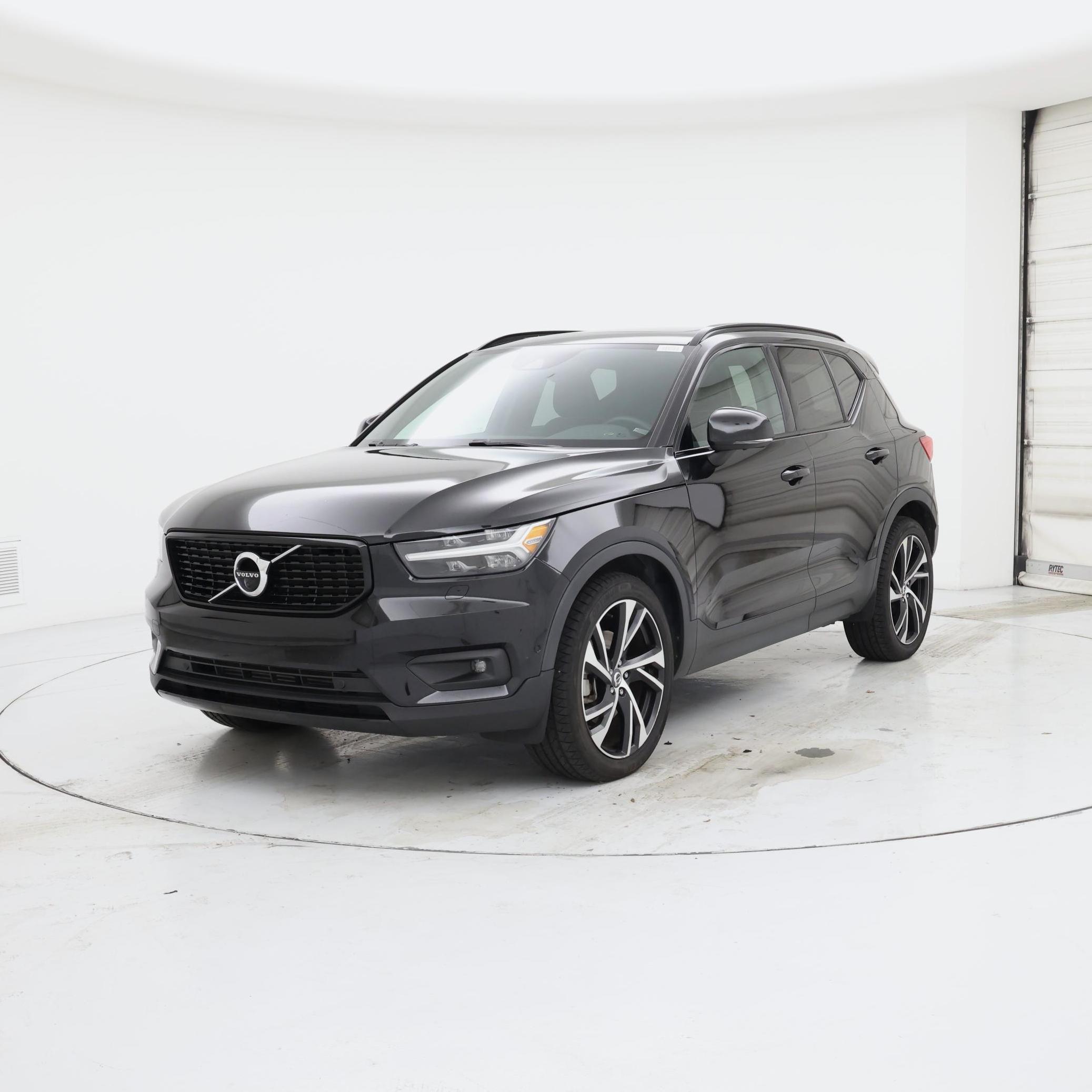 Thumbnail: 2022 Volvo XC40 - 4
