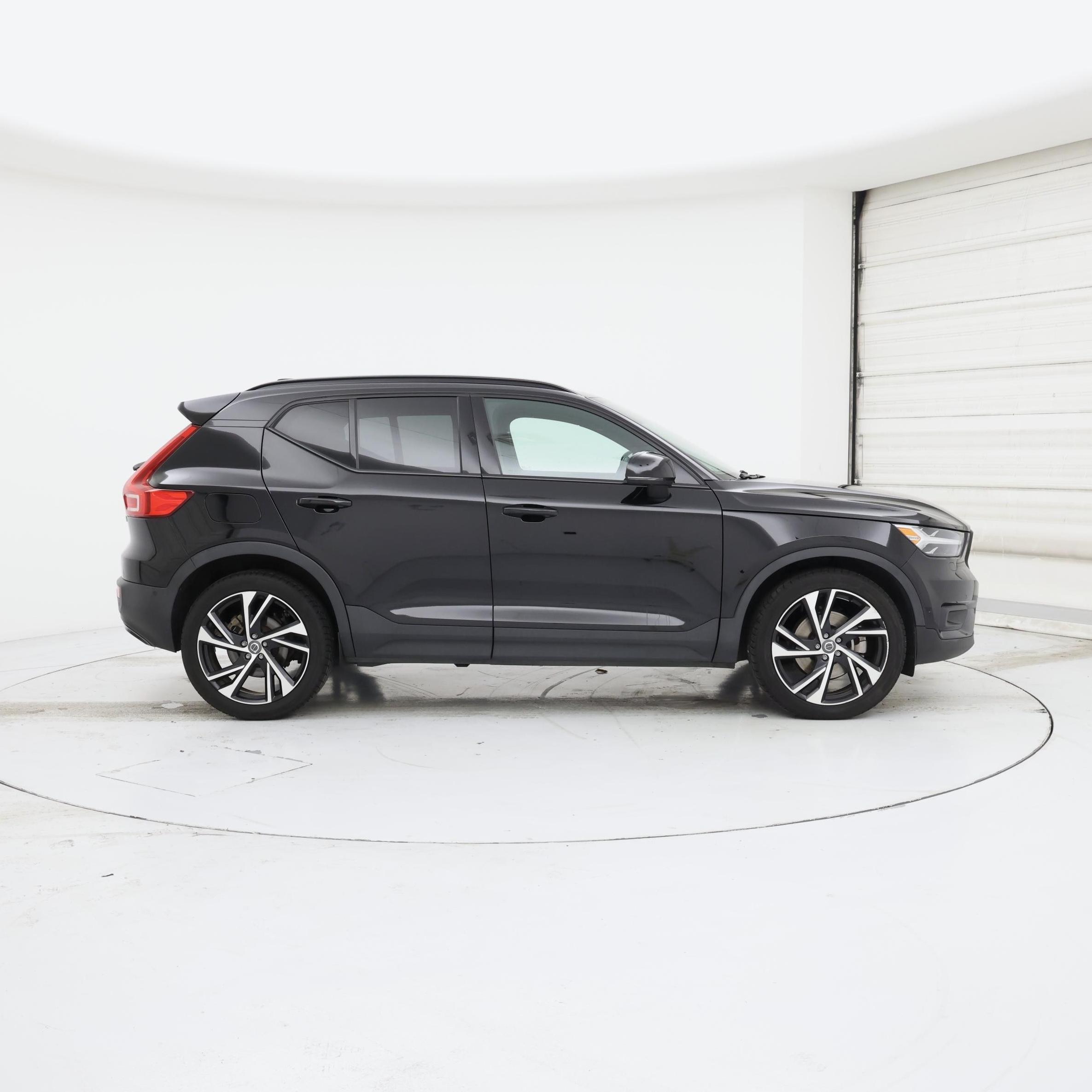 Thumbnail: 2022 Volvo XC40 - 7