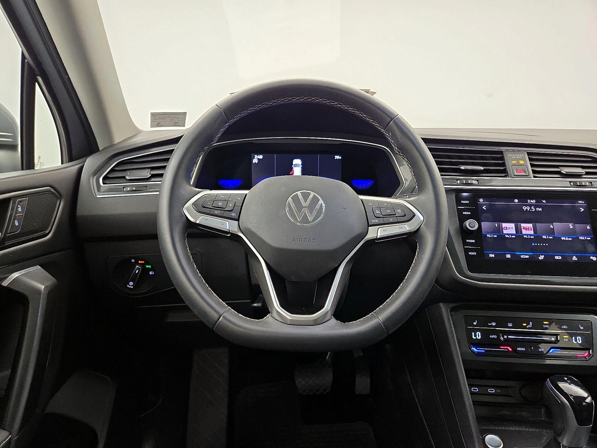 Thumbnail: 2022 Volkswagen Tiguan - 10