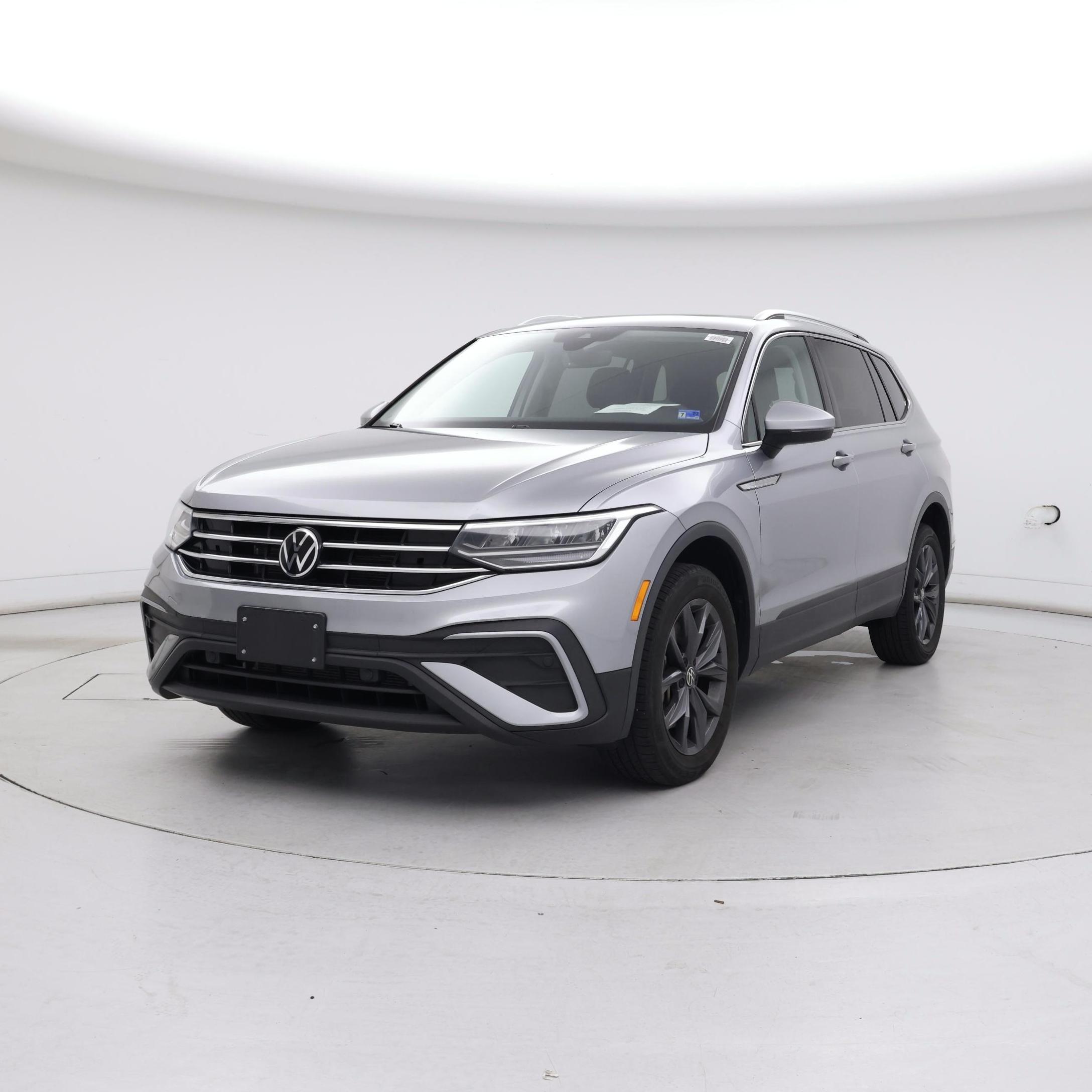Thumbnail: 2022 Volkswagen Tiguan - 4