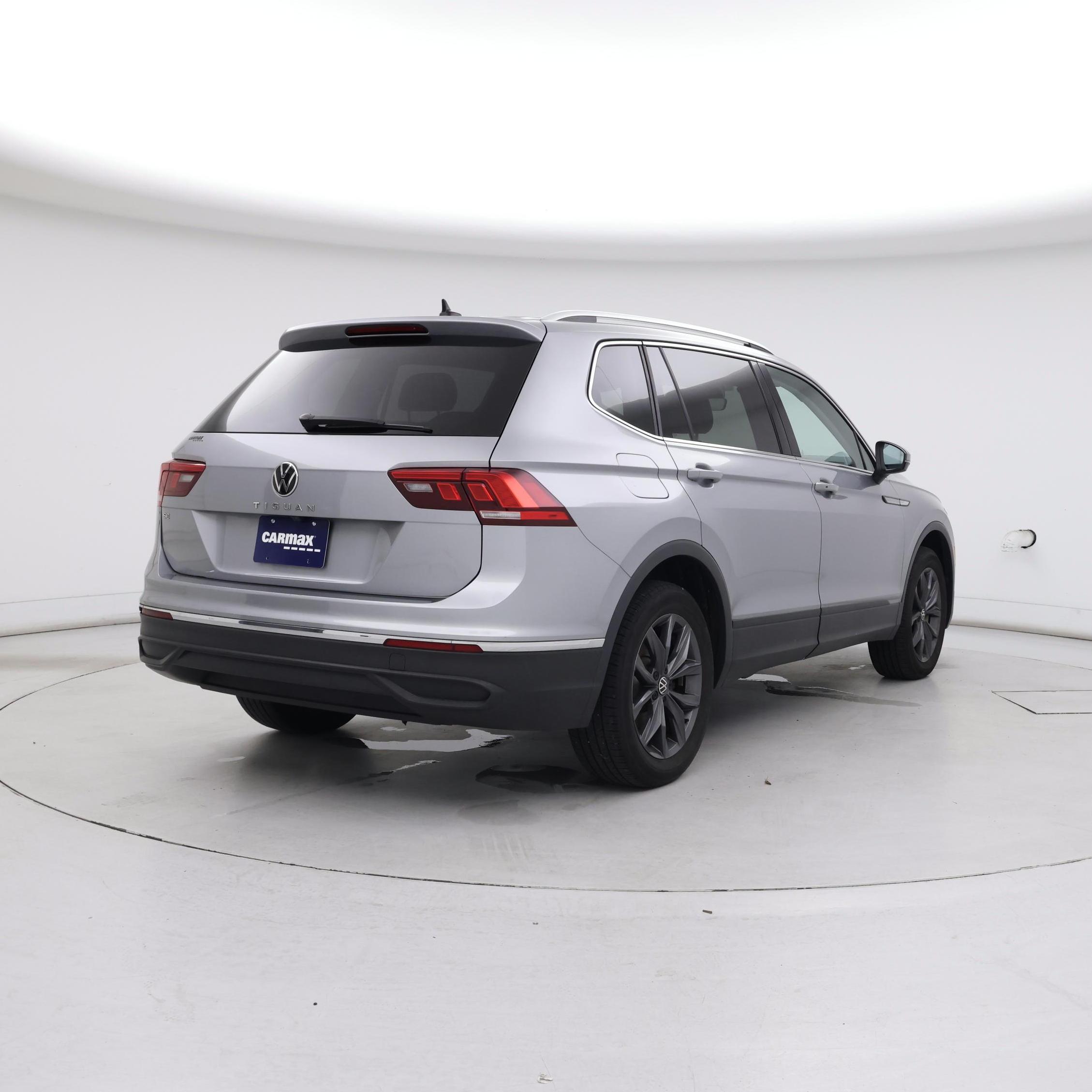 Thumbnail: 2022 Volkswagen Tiguan - 8