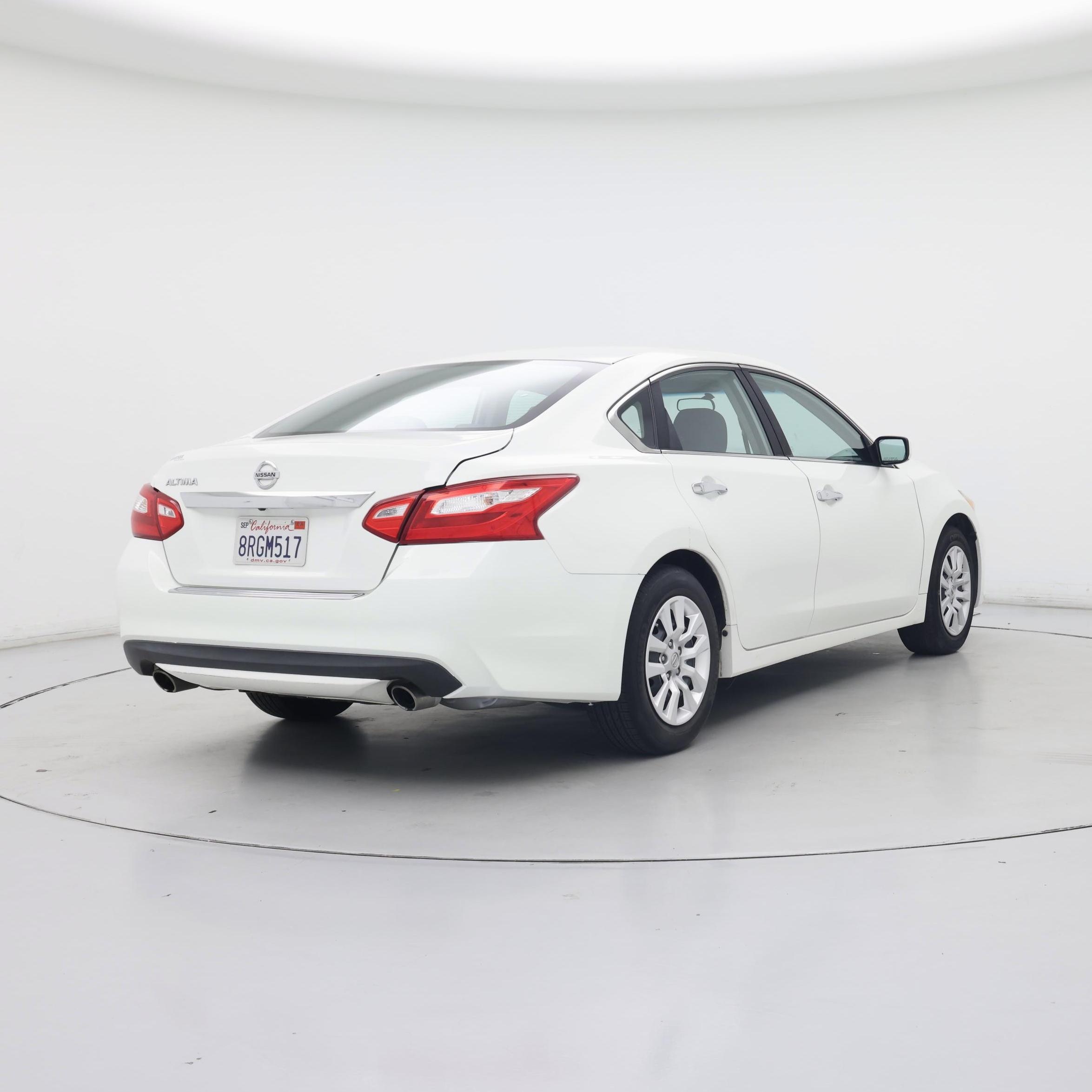 Thumbnail: 2016 Nissan Altima - 8