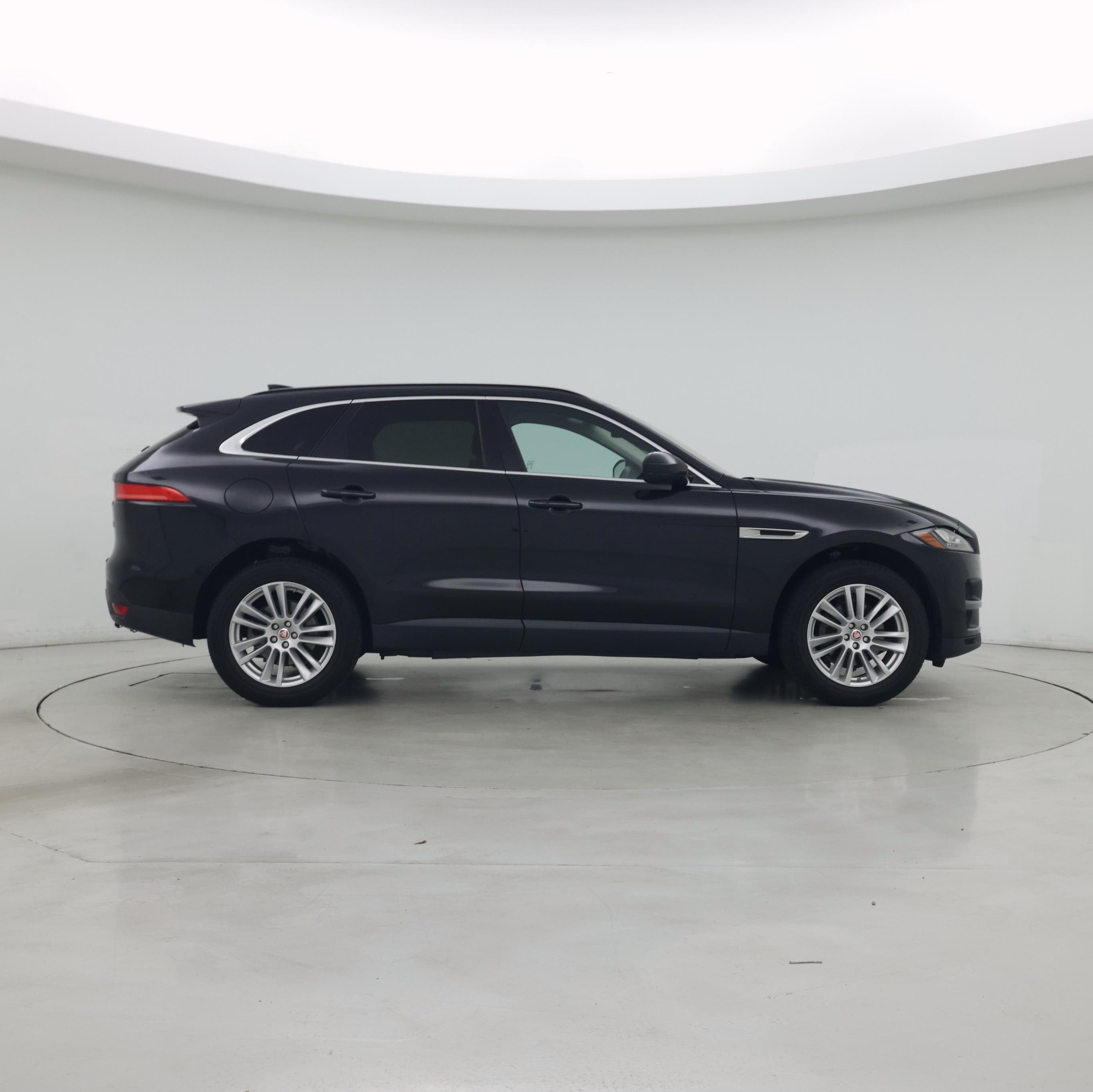 Thumbnail: 2018 Jaguar F-Pace - 7