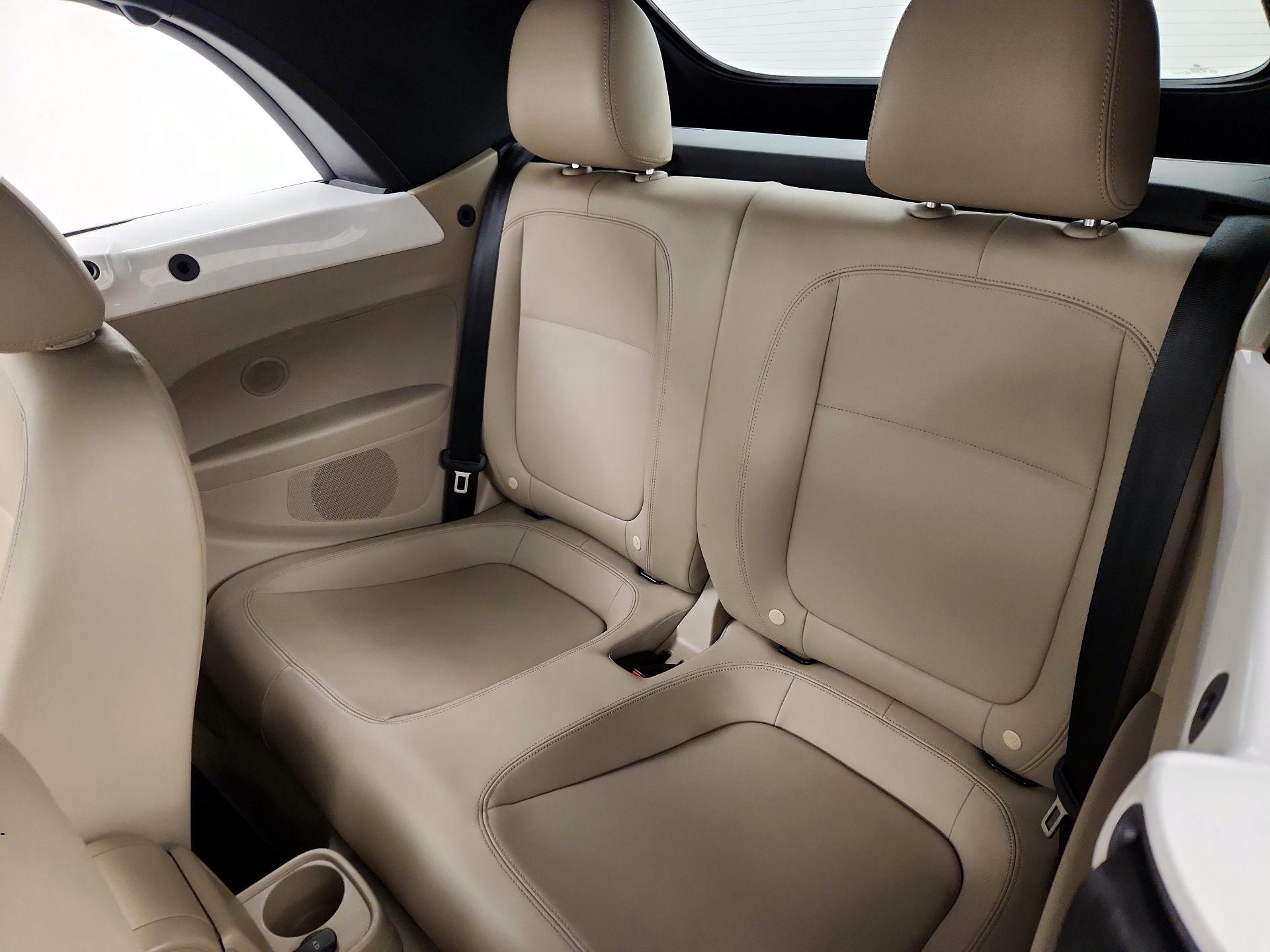 Thumbnail: 2014 Volkswagen Beetle - 17