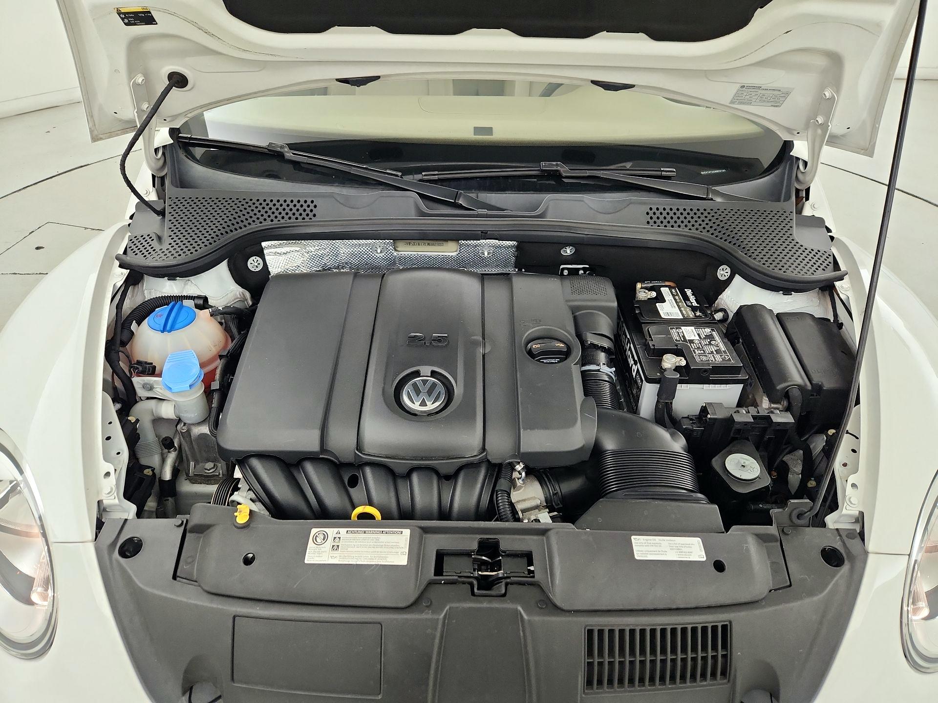 Thumbnail: 2014 Volkswagen Beetle - 19