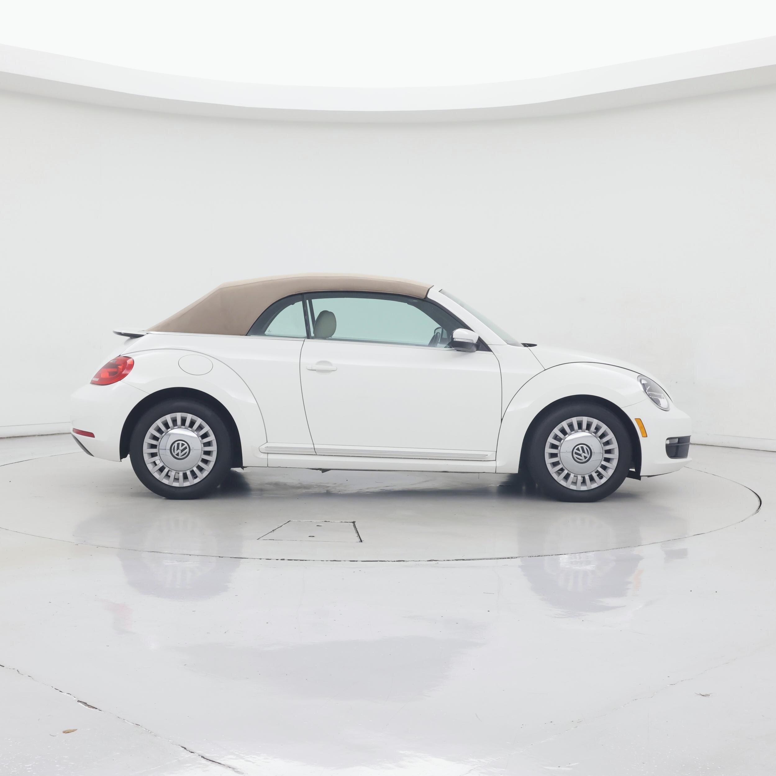 Thumbnail: 2014 Volkswagen Beetle - 7