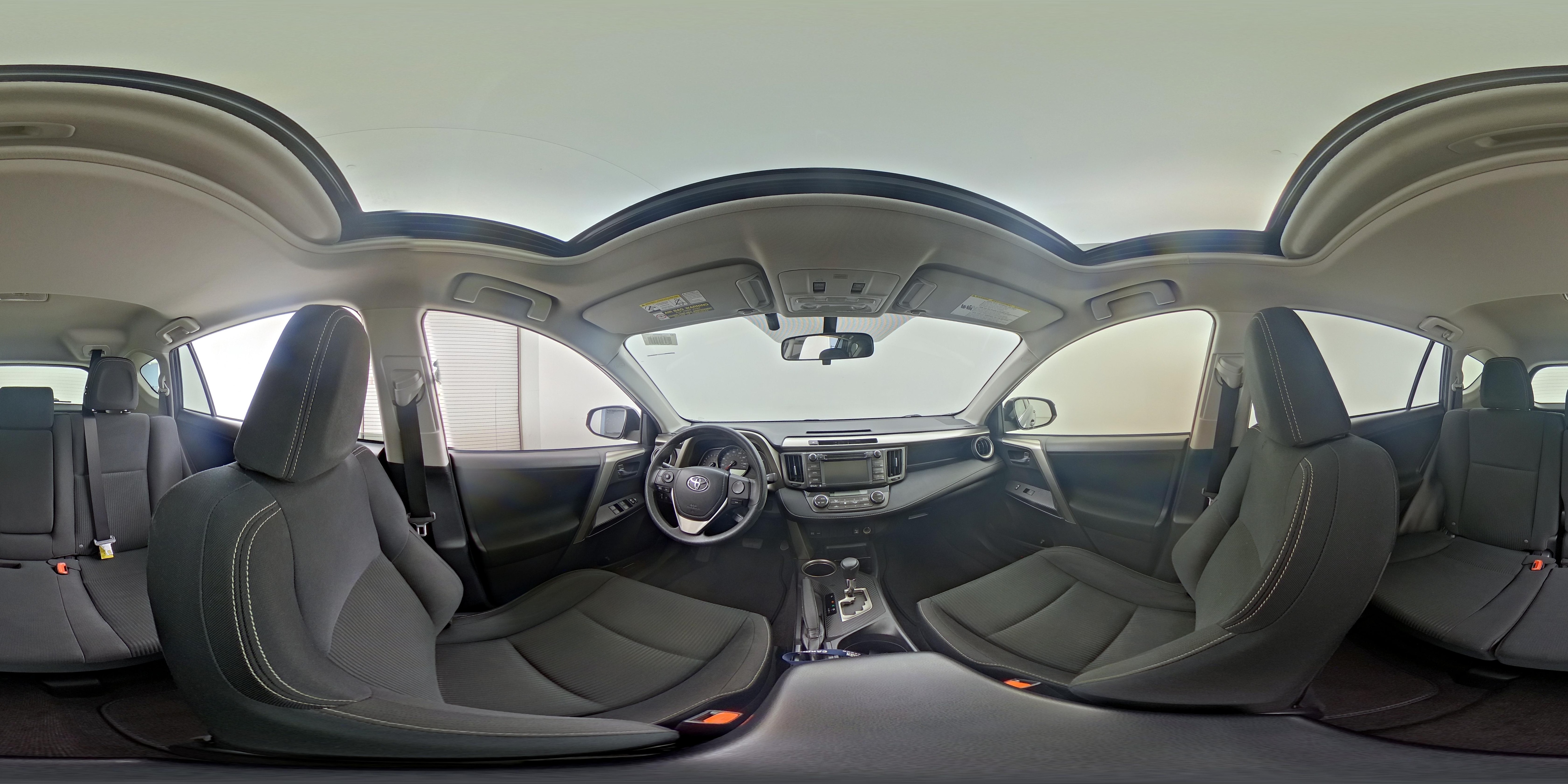 2015 Toyota RAV4 XLE - Photo 24