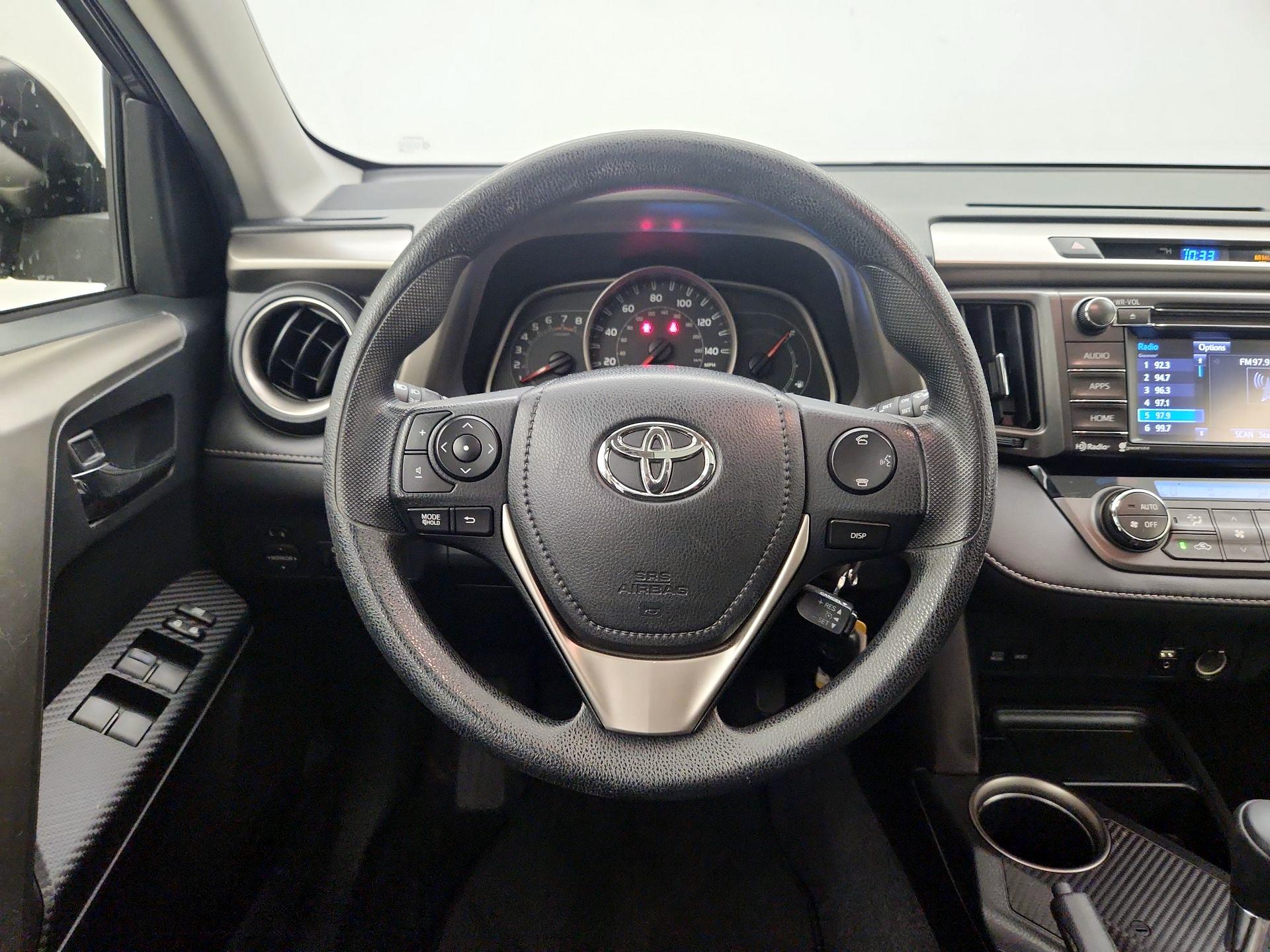 Thumbnail: 2015 Toyota RAV4 - 10
