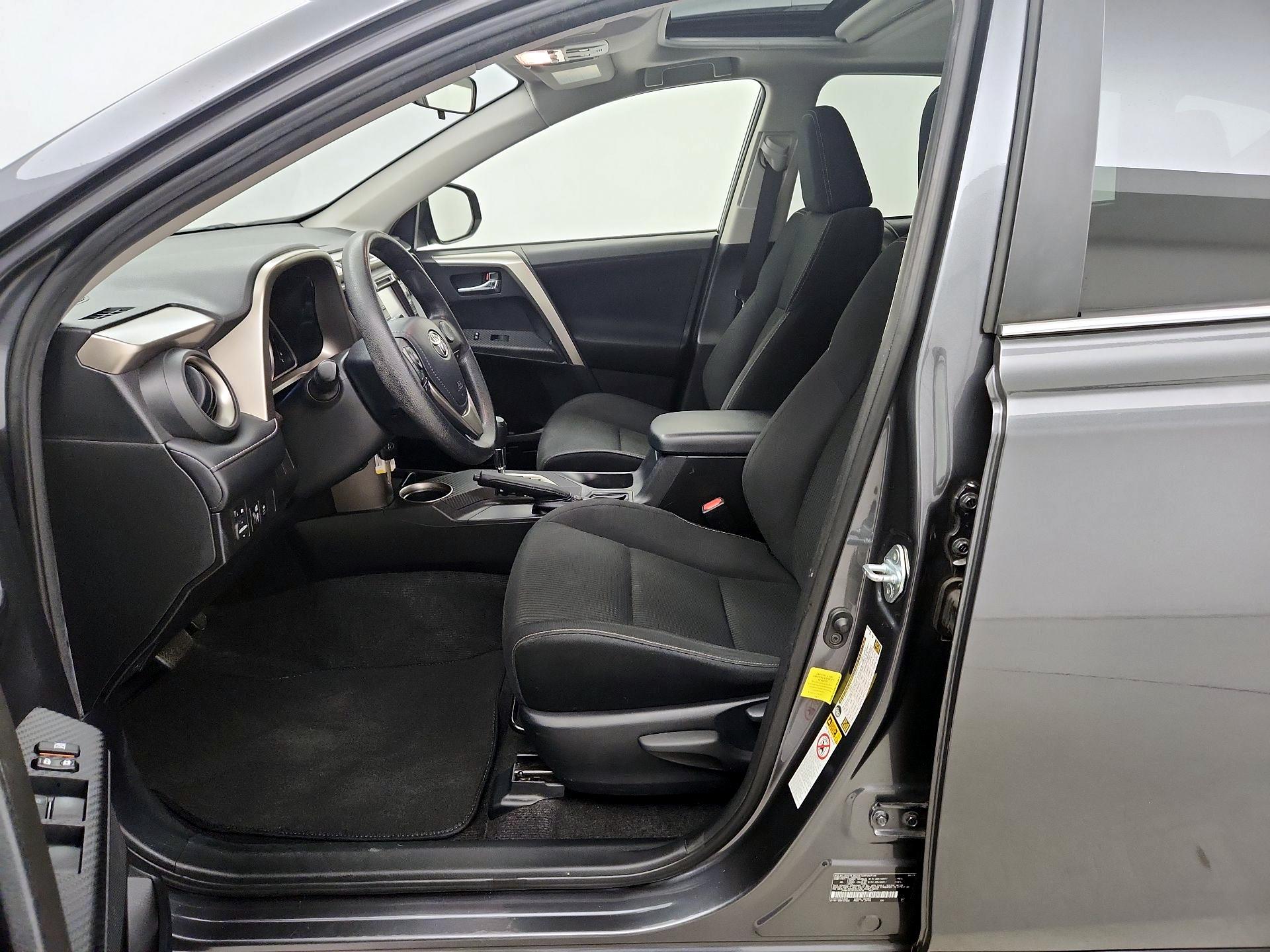Thumbnail: 2015 Toyota RAV4 - 11