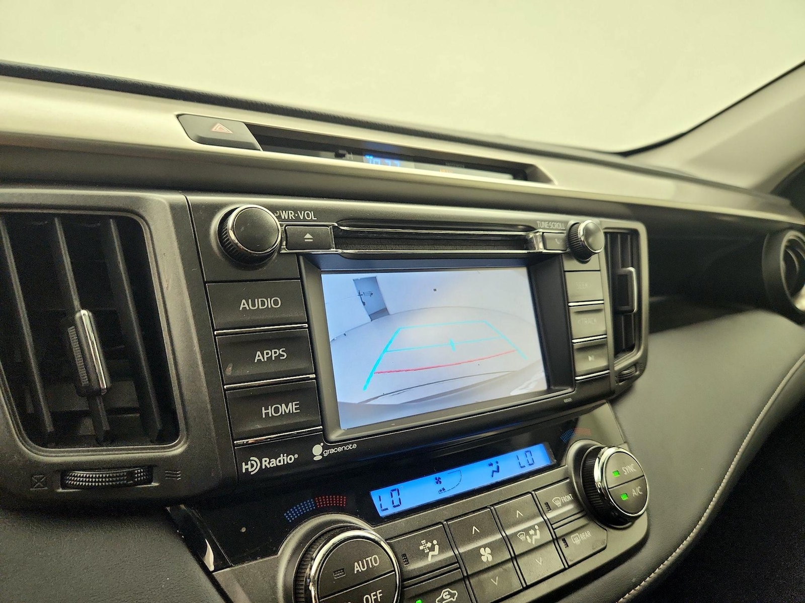 2015 Toyota RAV4 XLE - Photo 14