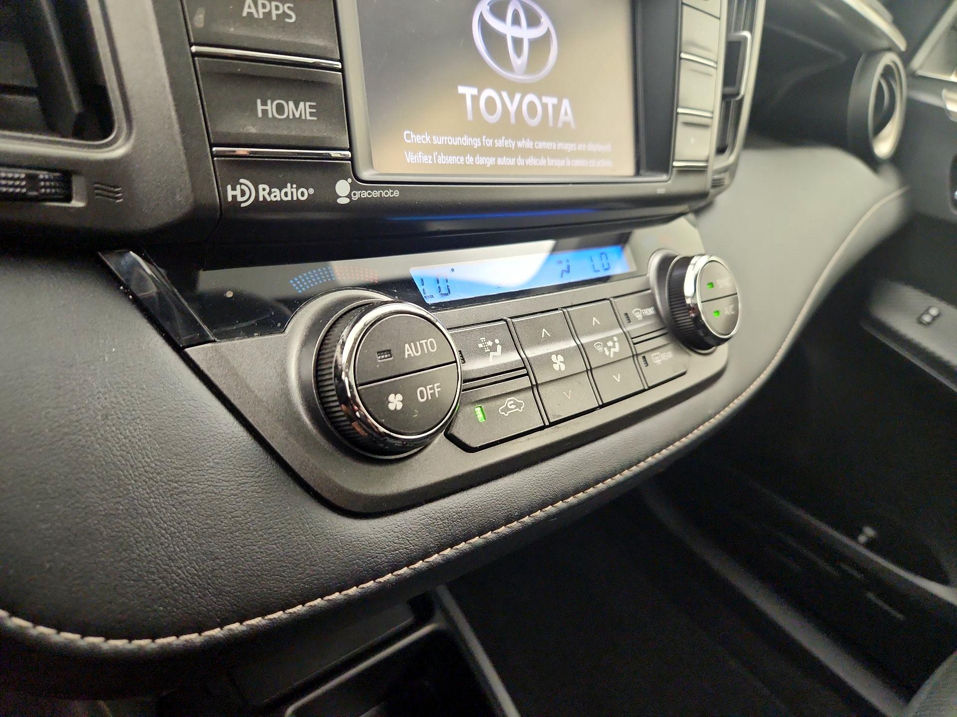 Thumbnail: 2015 Toyota RAV4 - 15