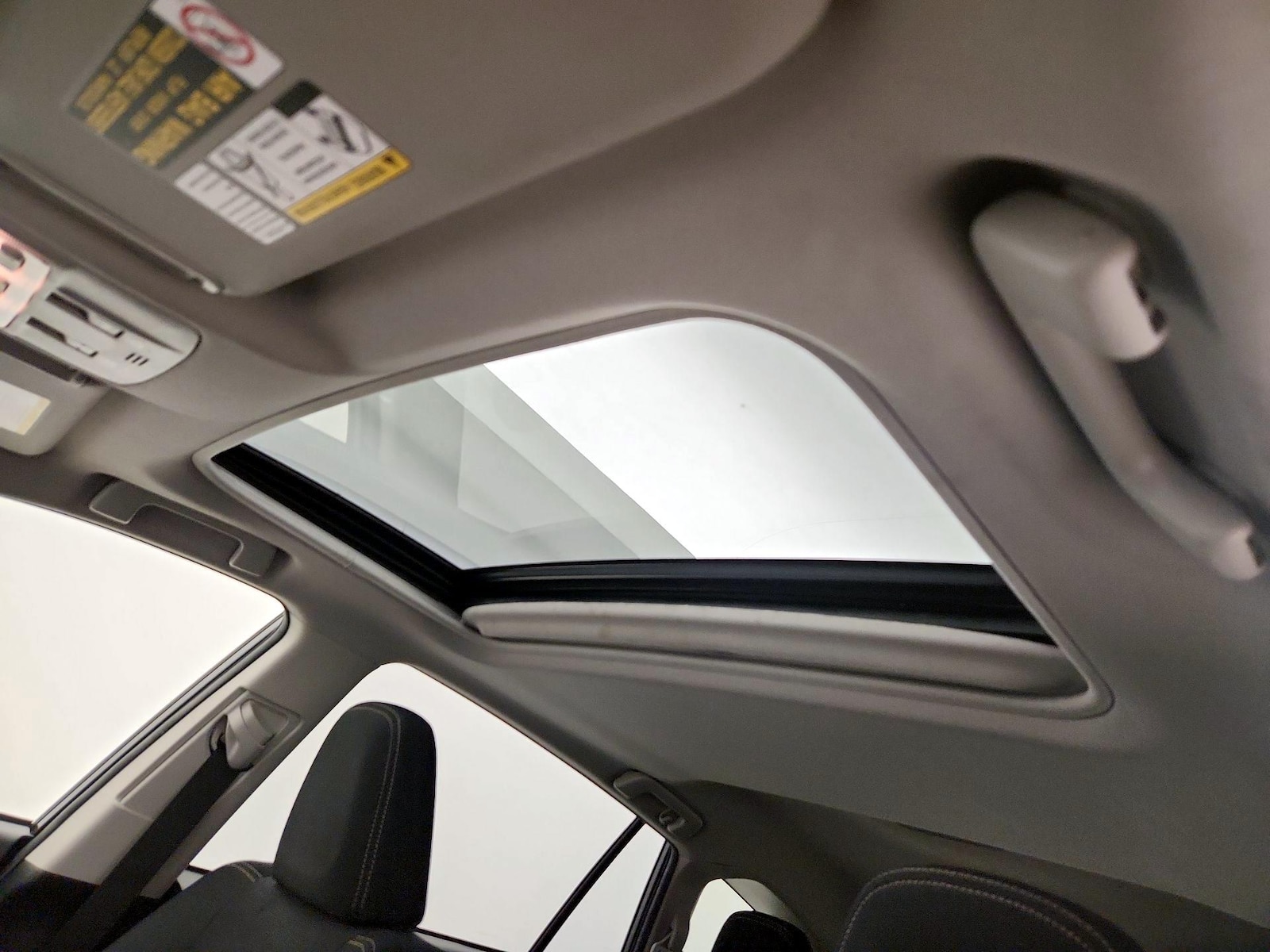 2015 Toyota RAV4 XLE - Photo 19