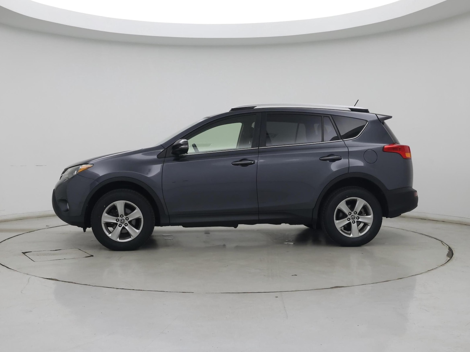 2015 Toyota RAV4 XLE - Photo 4
