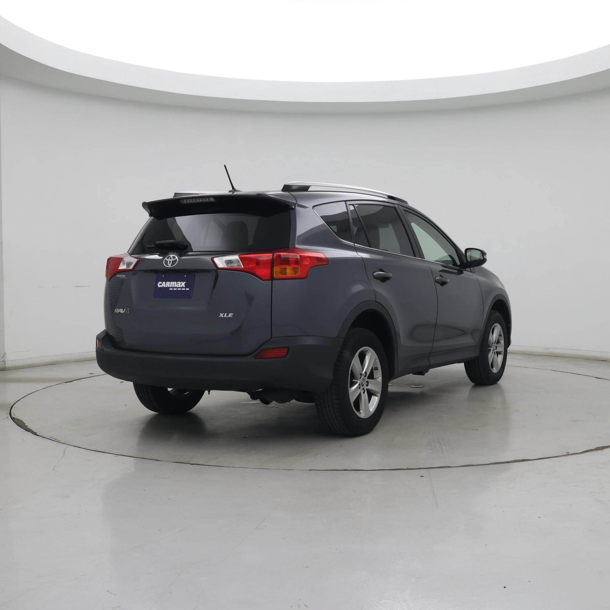 Thumbnail: 2015 Toyota RAV4 - 8