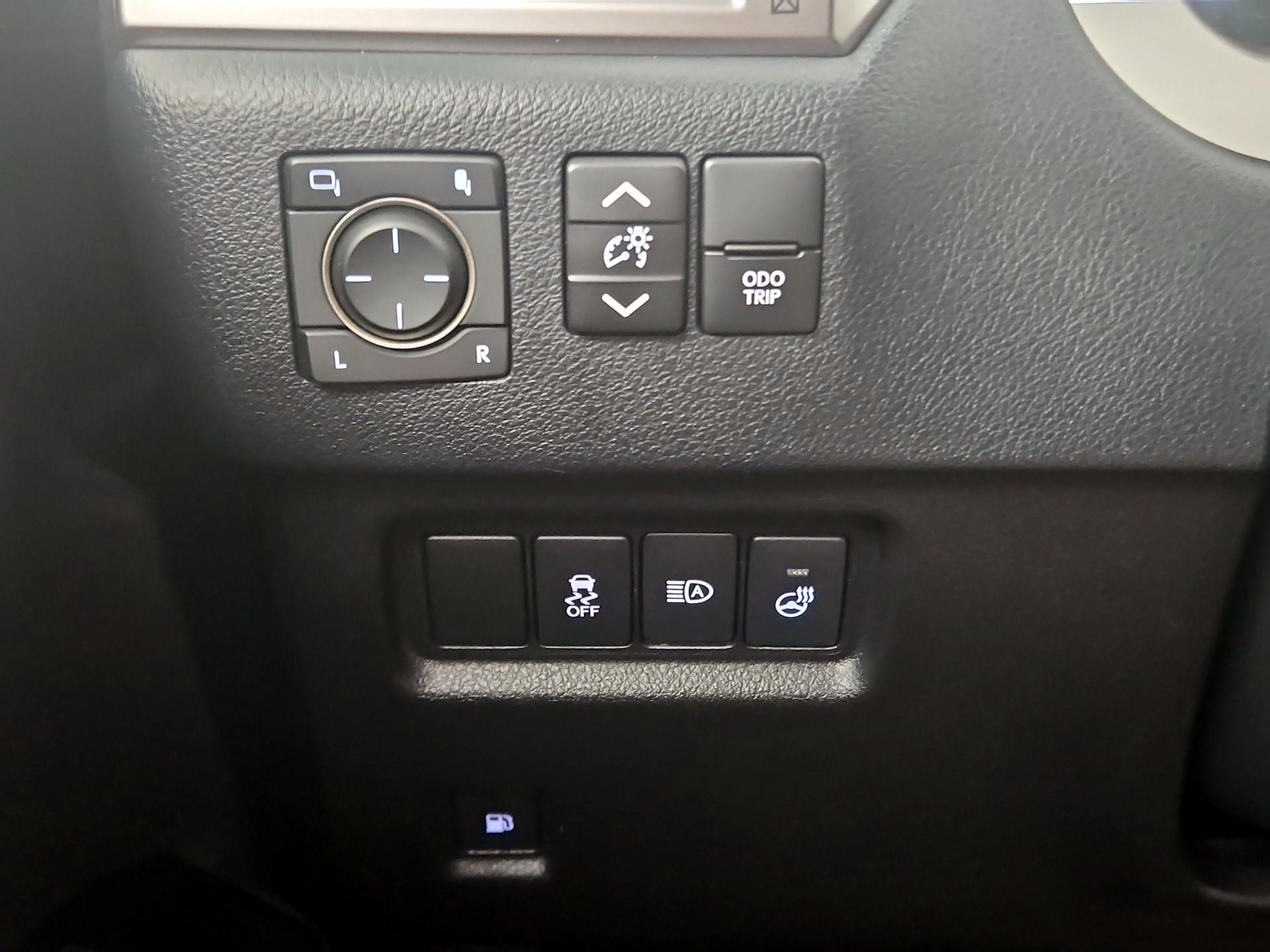 Thumbnail: 2023 Lexus GX - 13
