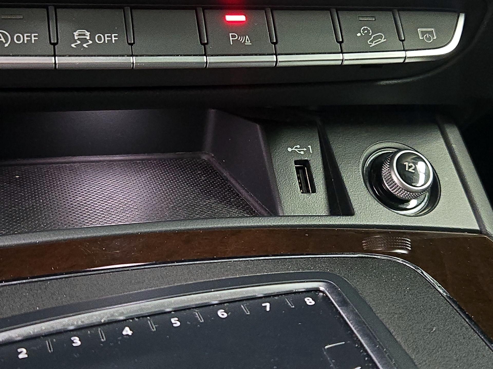 Thumbnail: 2019 Audi Q5 - 19