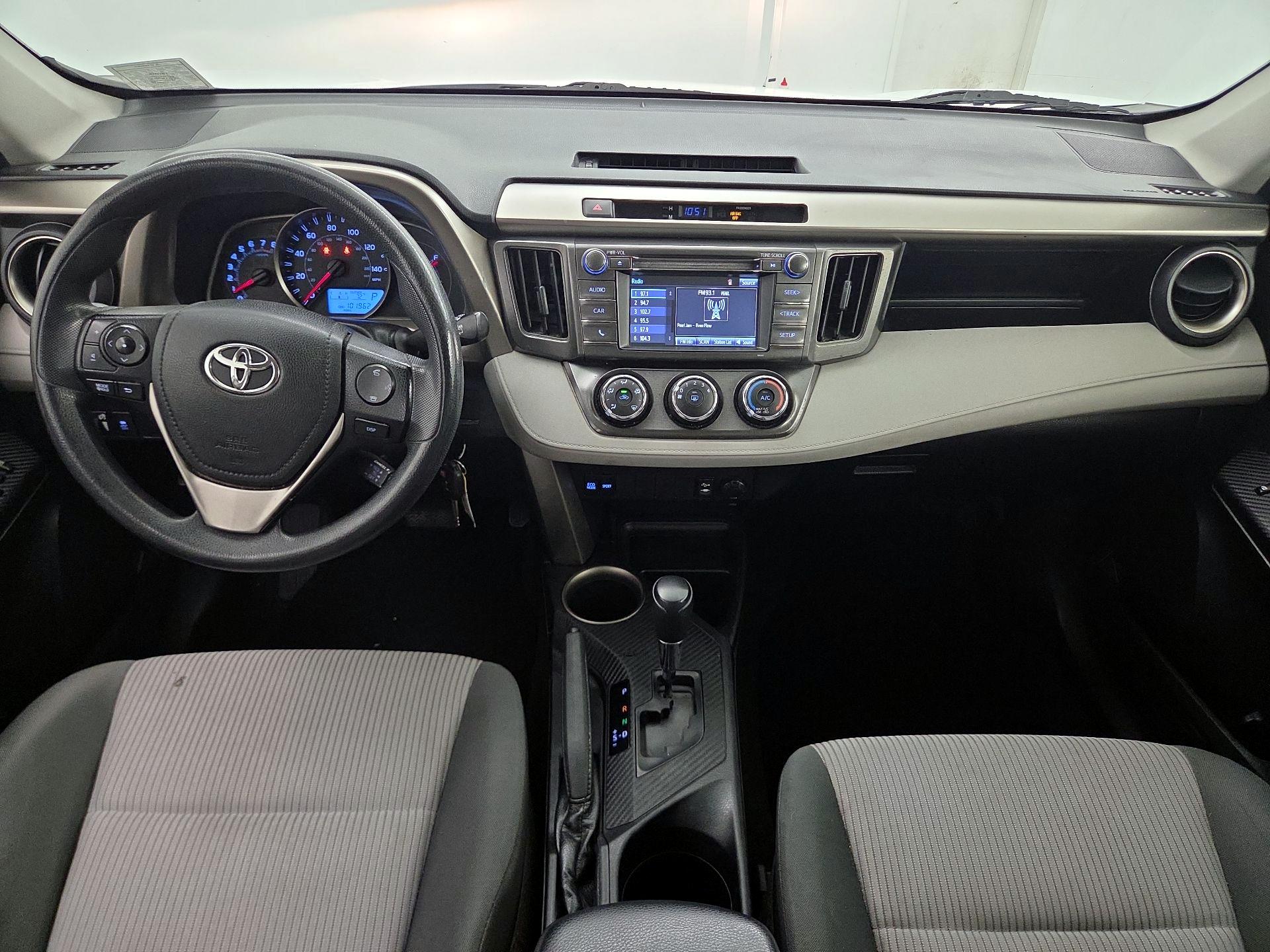 Thumbnail: 2015 Toyota RAV4 - 9