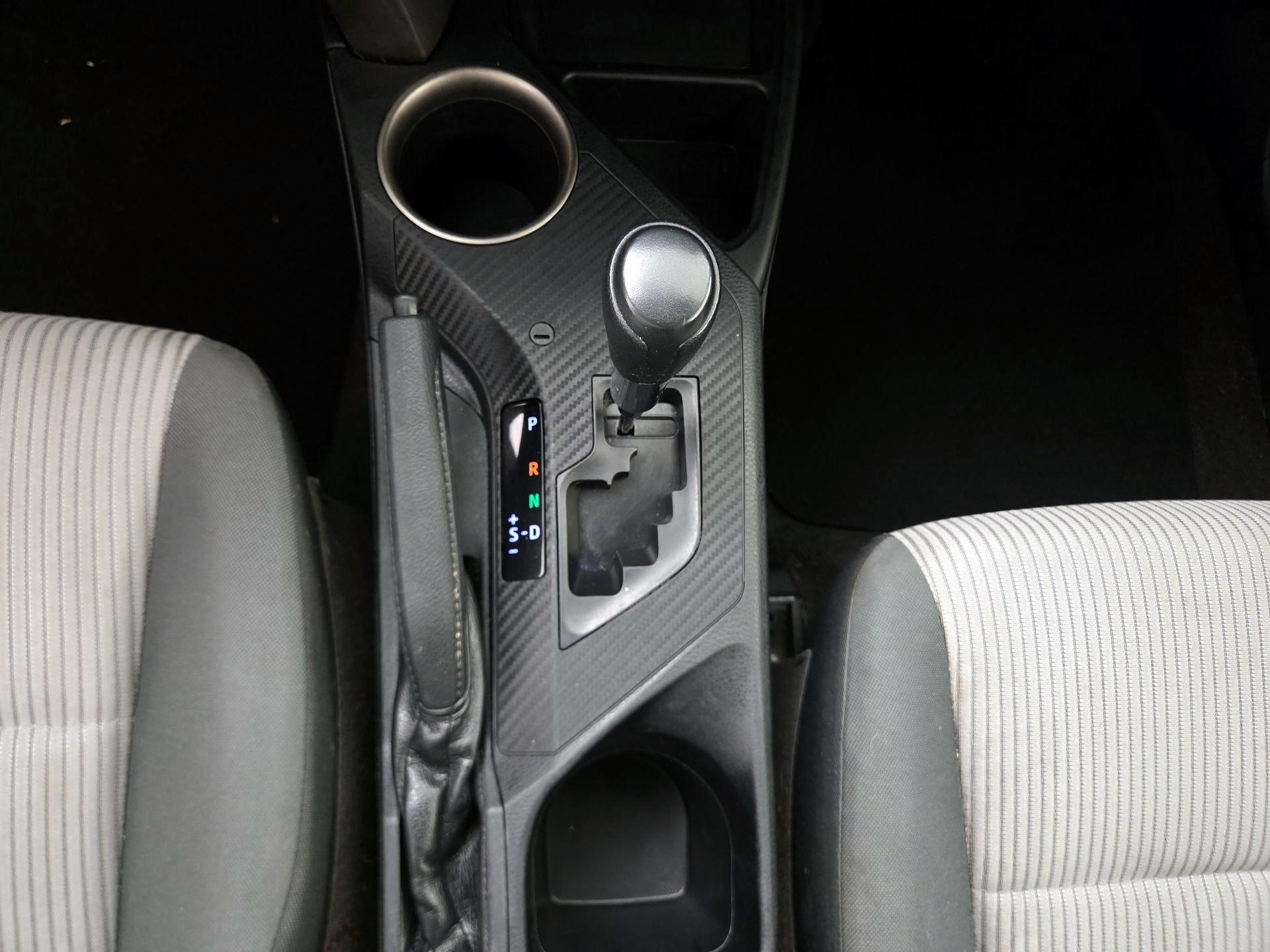 Thumbnail: 2015 Toyota RAV4 - 16