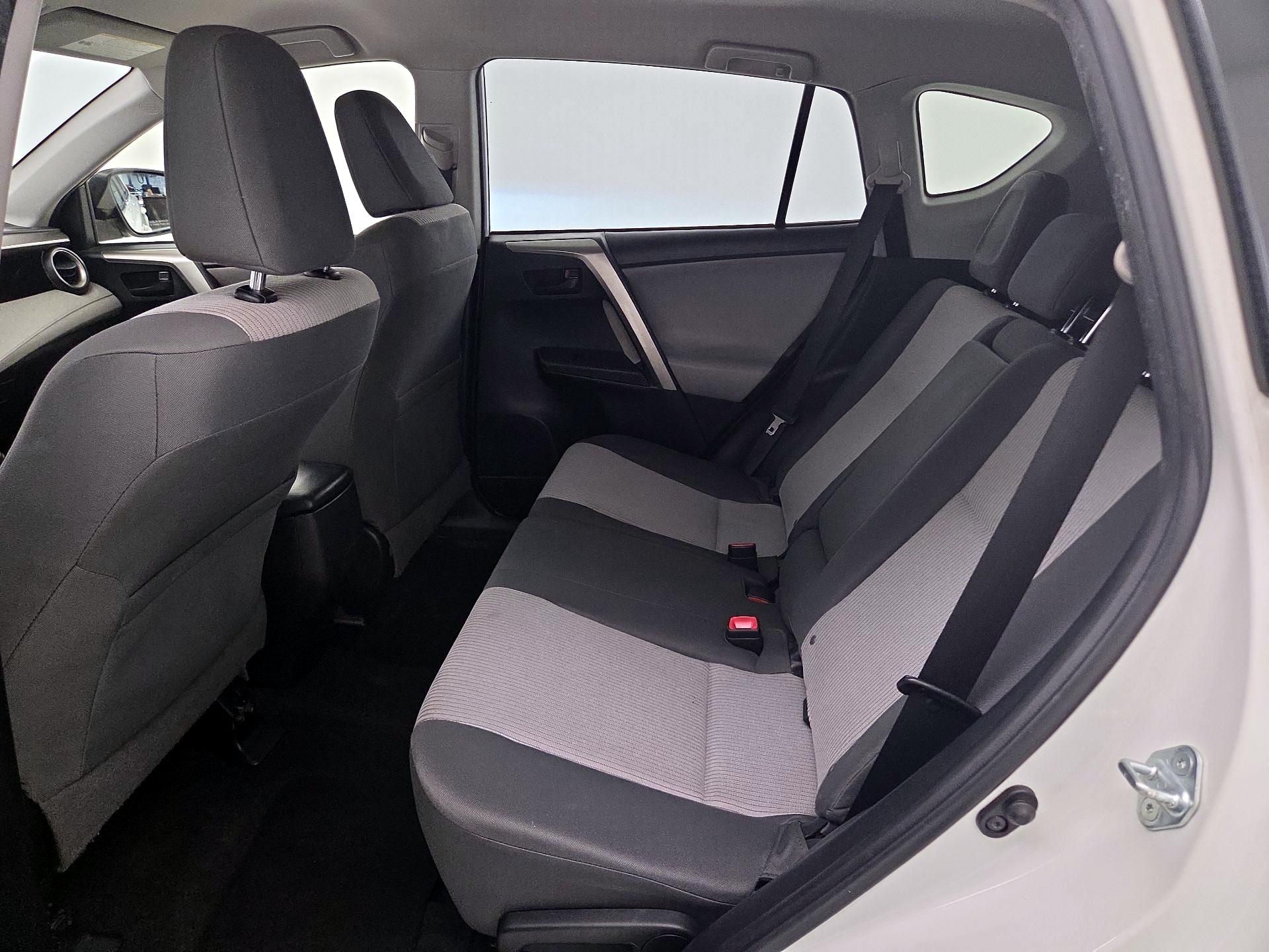 Thumbnail: 2015 Toyota RAV4 - 18