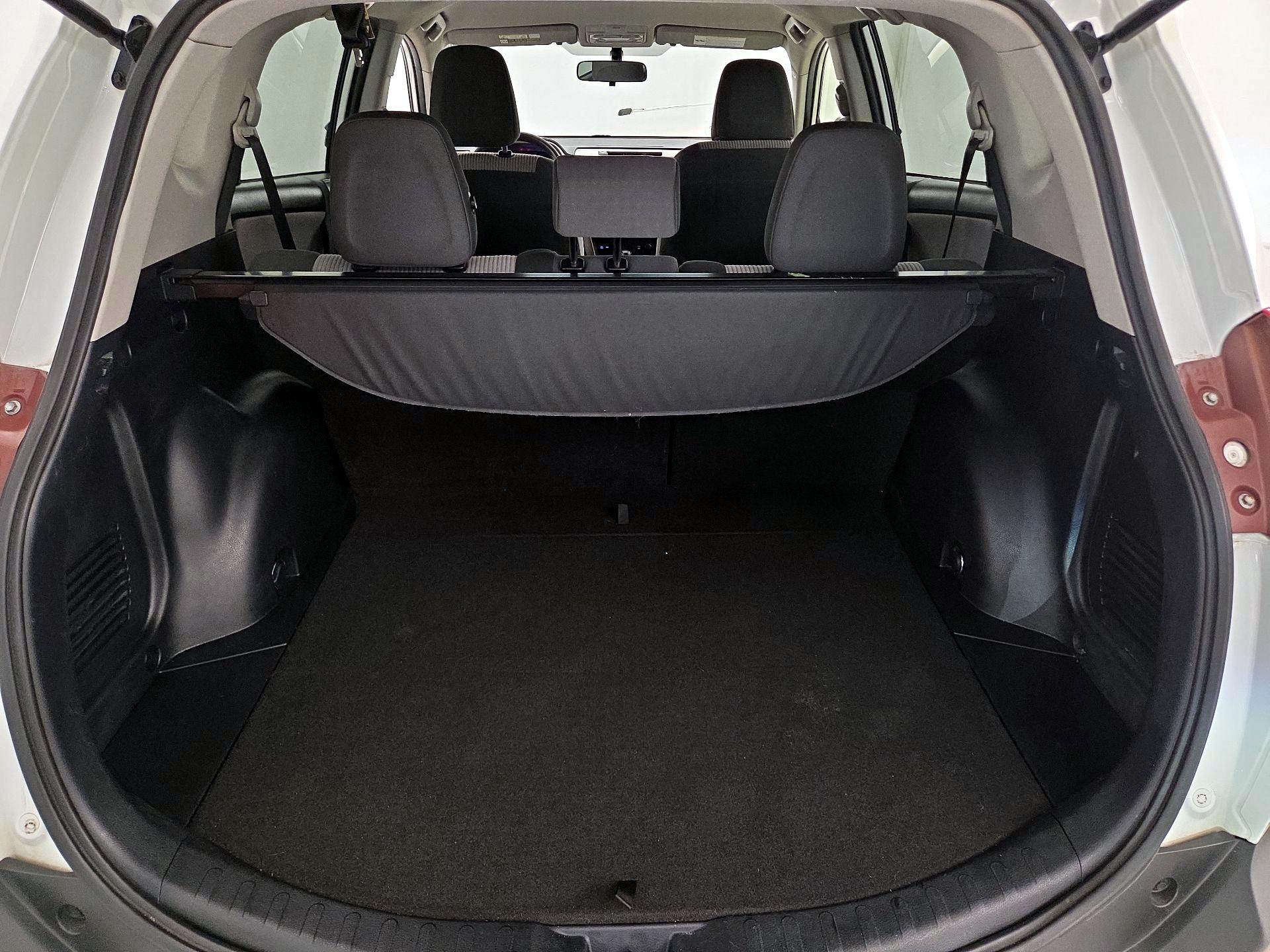 Thumbnail: 2015 Toyota RAV4 - 19