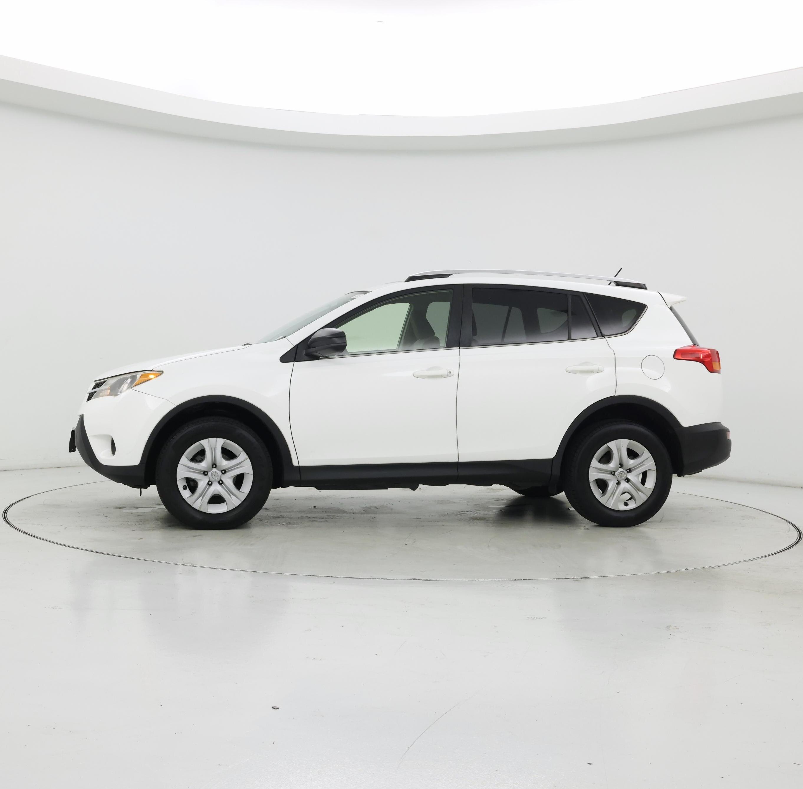 Thumbnail: 2015 Toyota RAV4 - 3