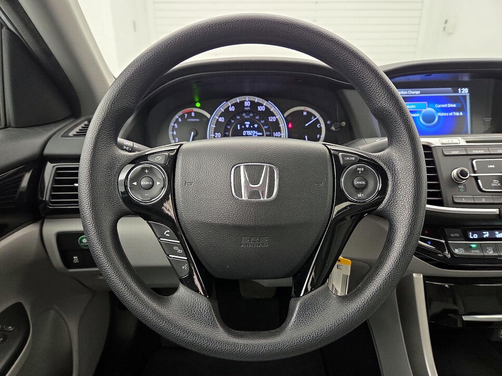 2017 Honda Accord LX - Photo 11