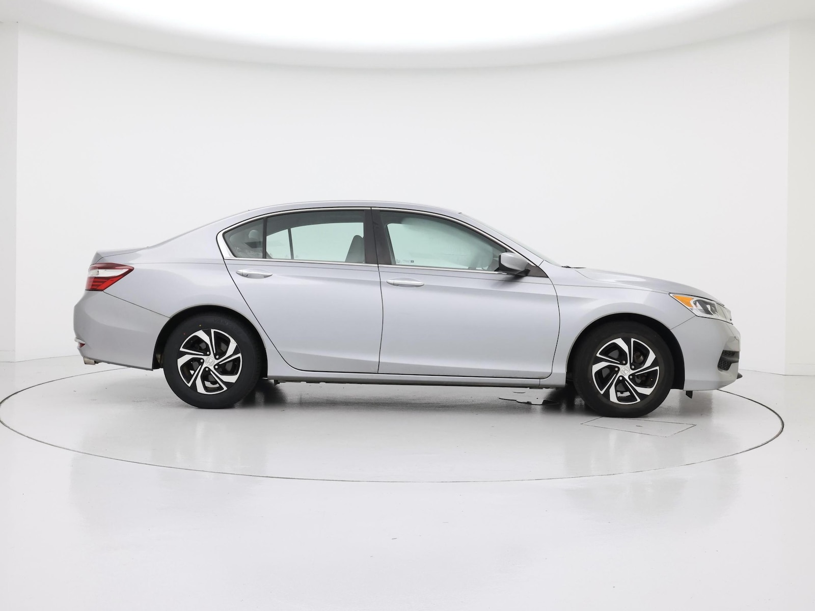 2017 Honda Accord LX - Photo 8