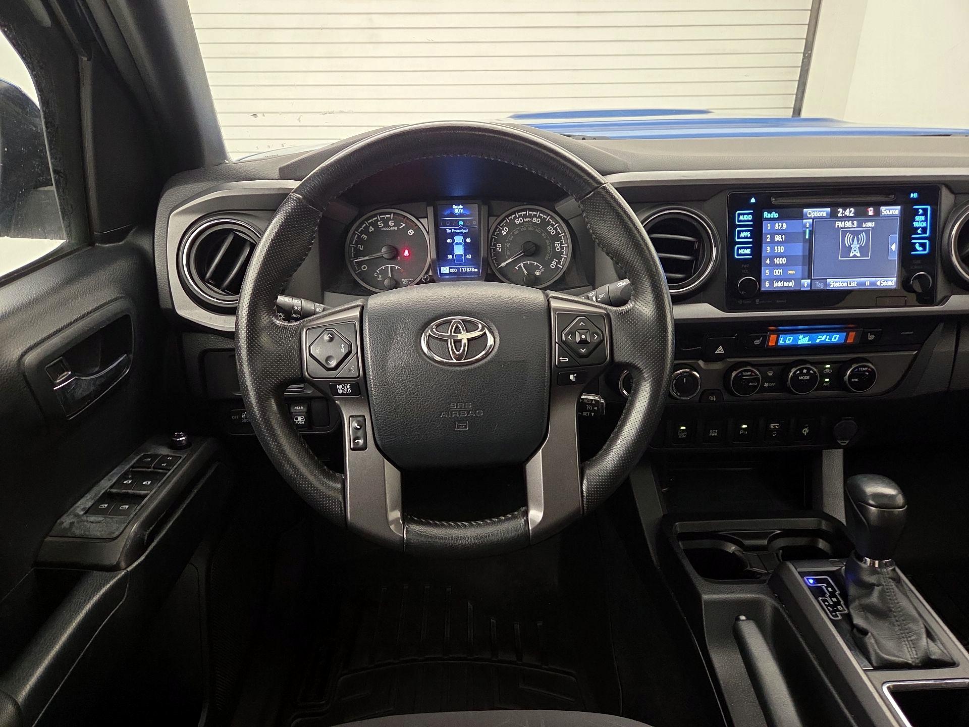 Thumbnail: 2017 Toyota Tacoma - 10
