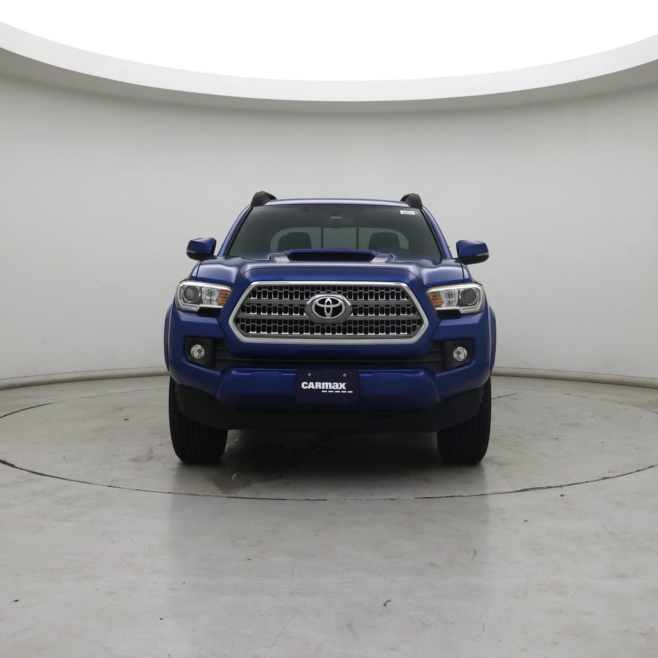Thumbnail: 2017 Toyota Tacoma - 5