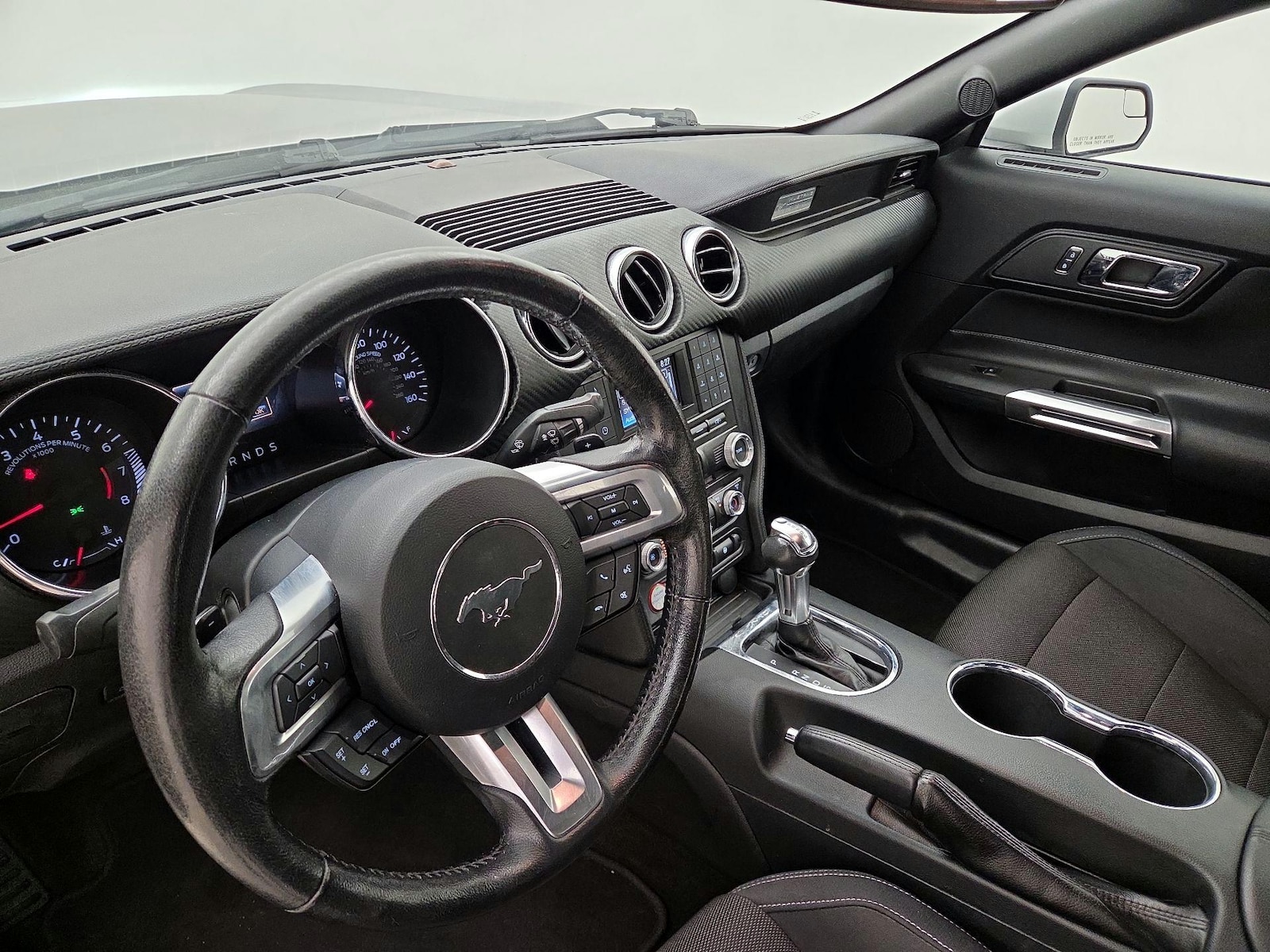 2016 Ford Mustang V6 - Photo 10