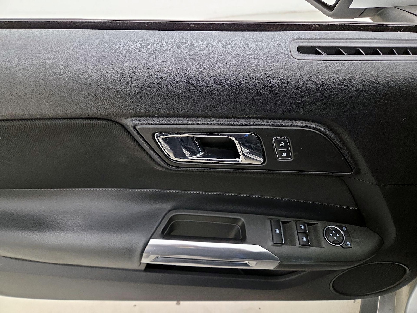 2016 Ford Mustang V6 - Photo 13