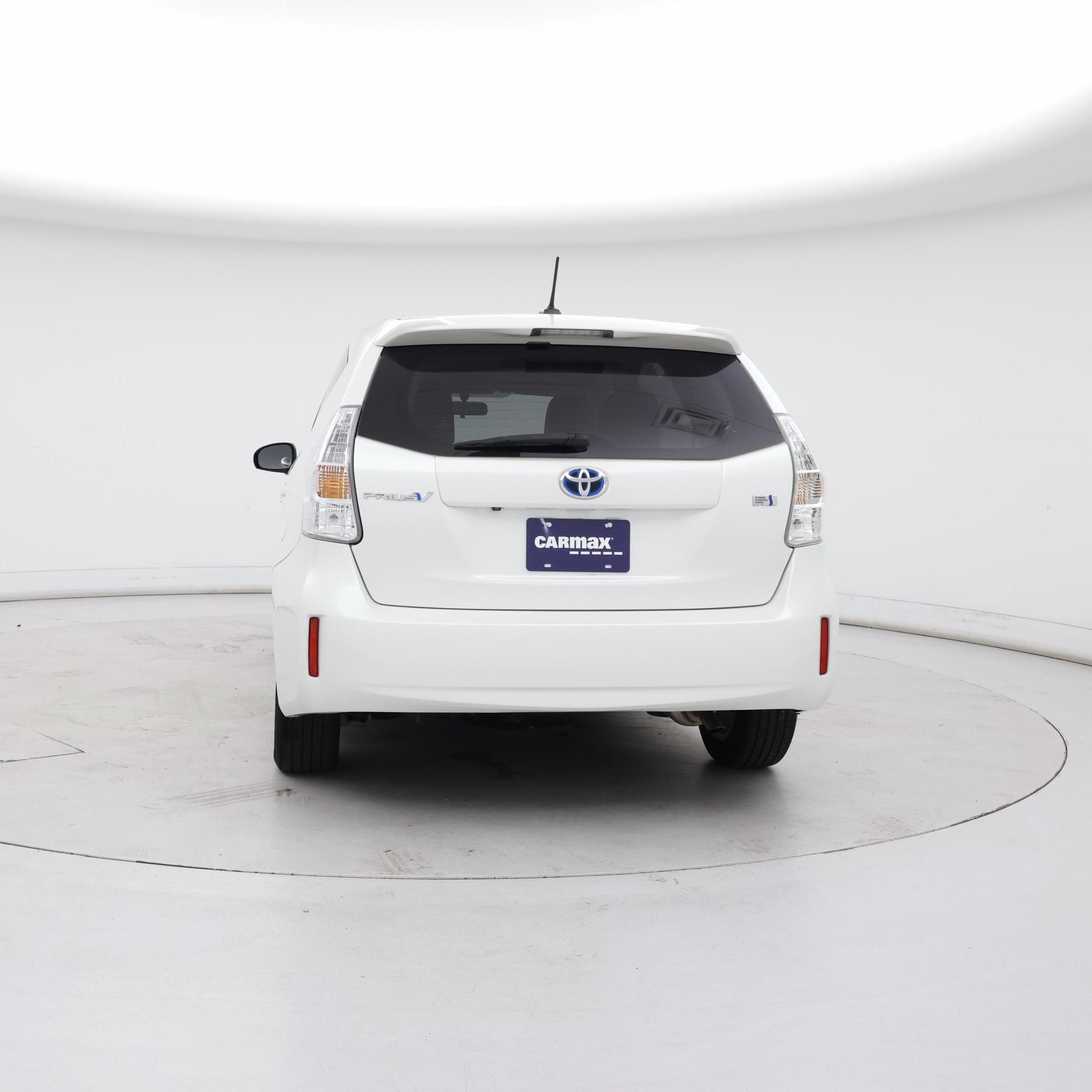 Thumbnail: 2014 Toyota Prius v - 6
