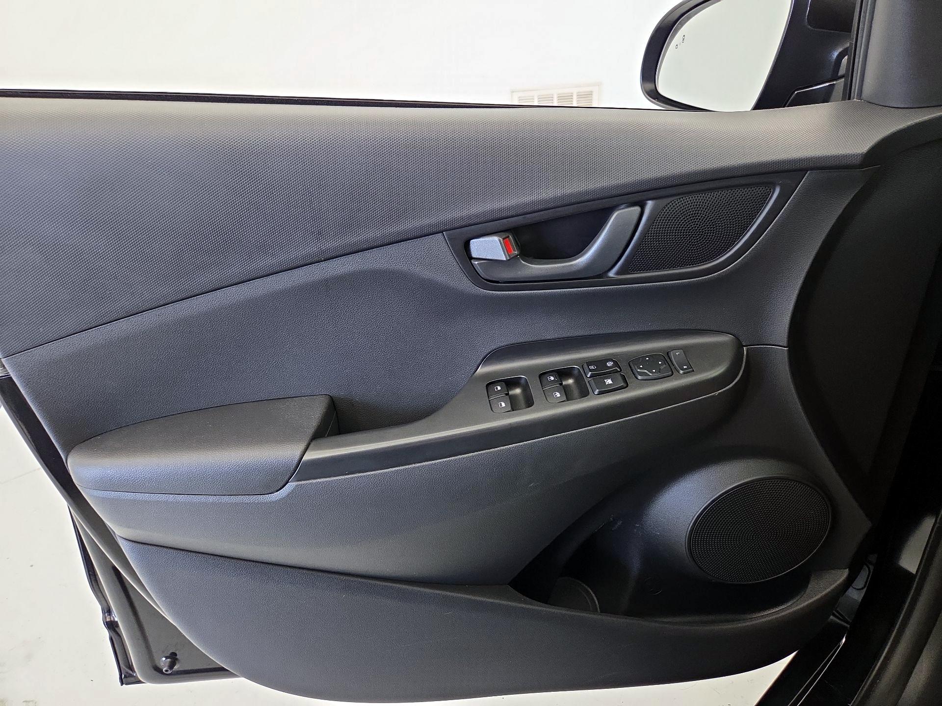 Thumbnail: 2021 Hyundai Kona - 12