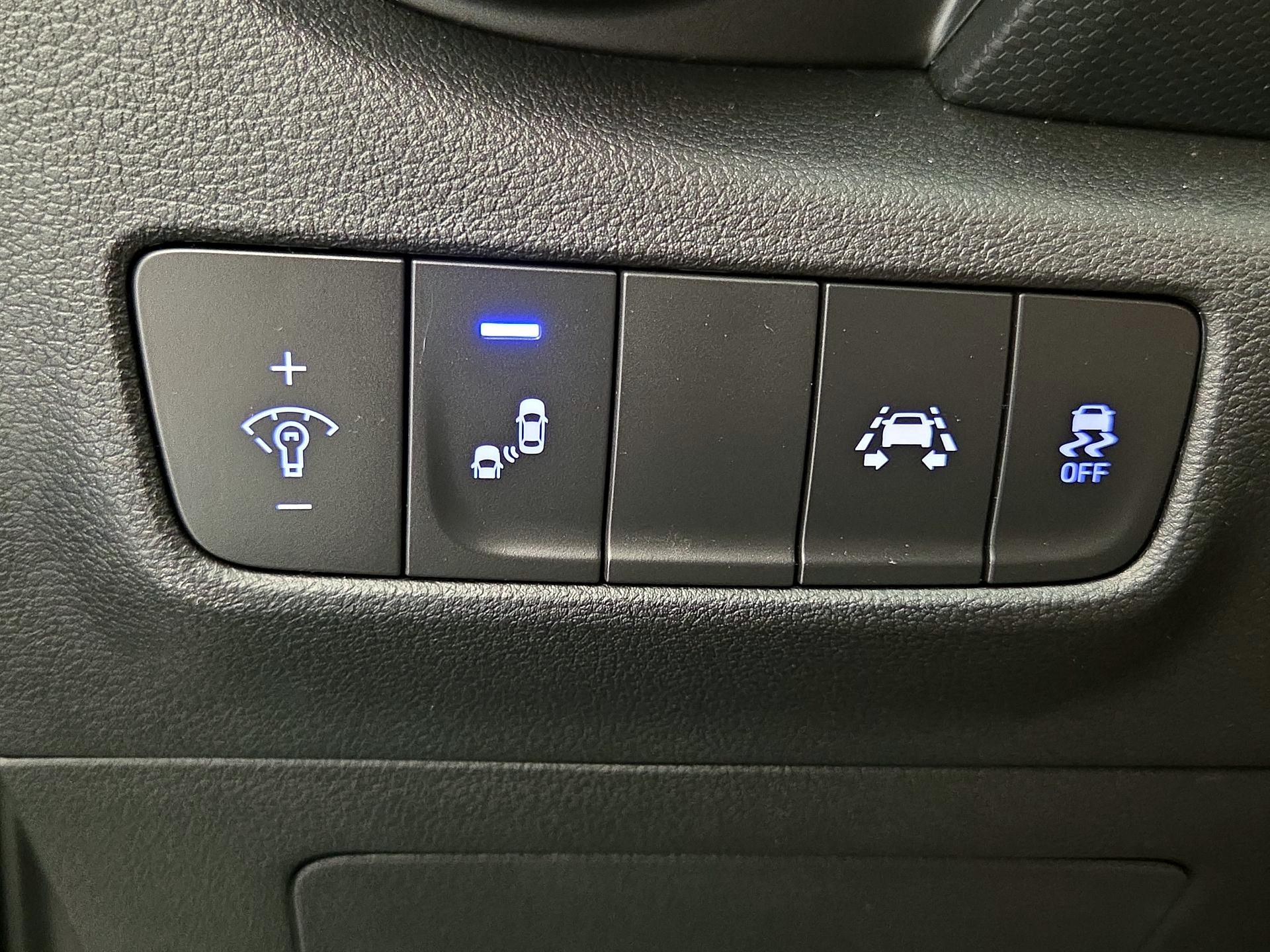 Thumbnail: 2021 Hyundai Kona - 13