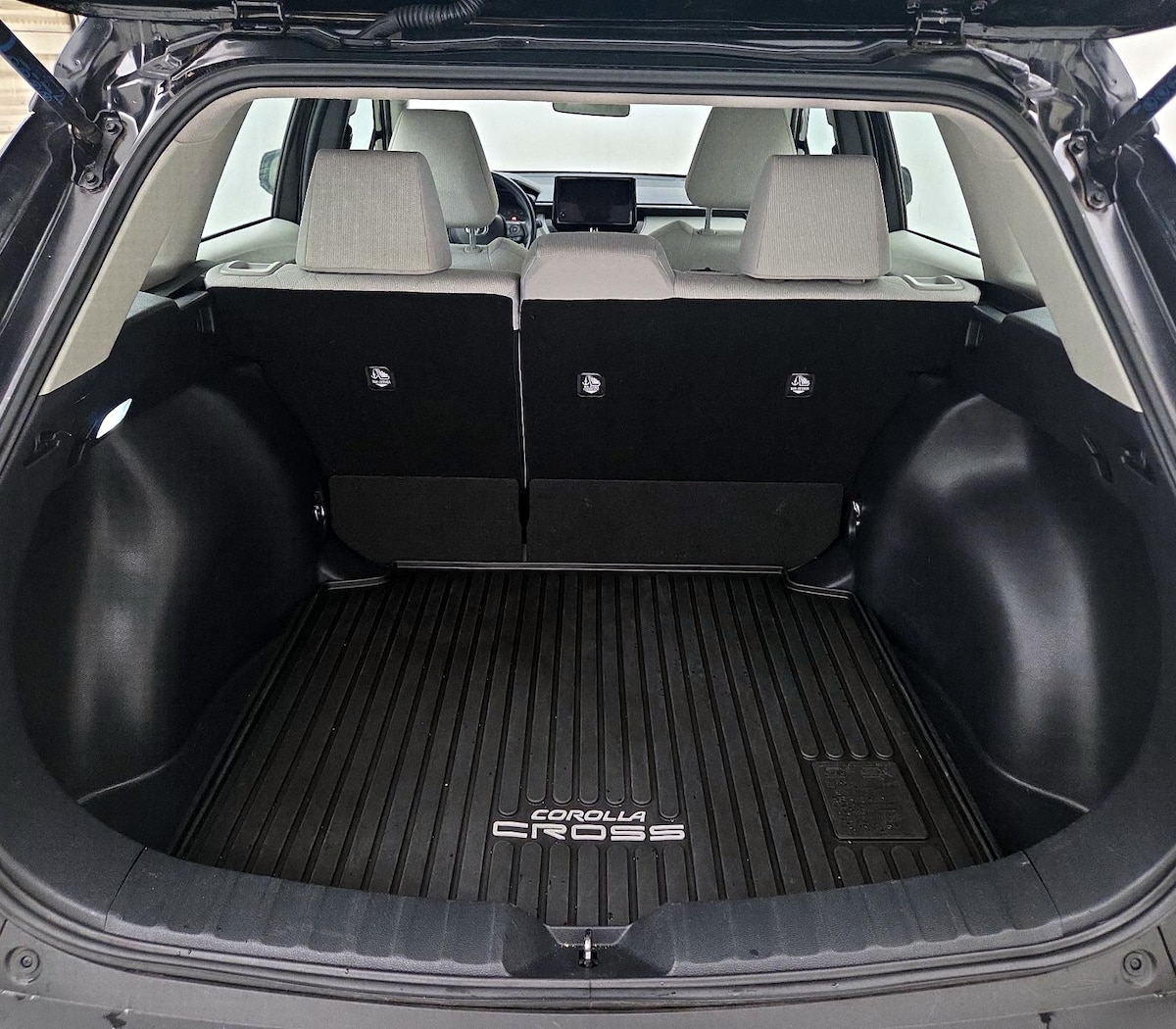 Trunk/Cargo (Seats Up)