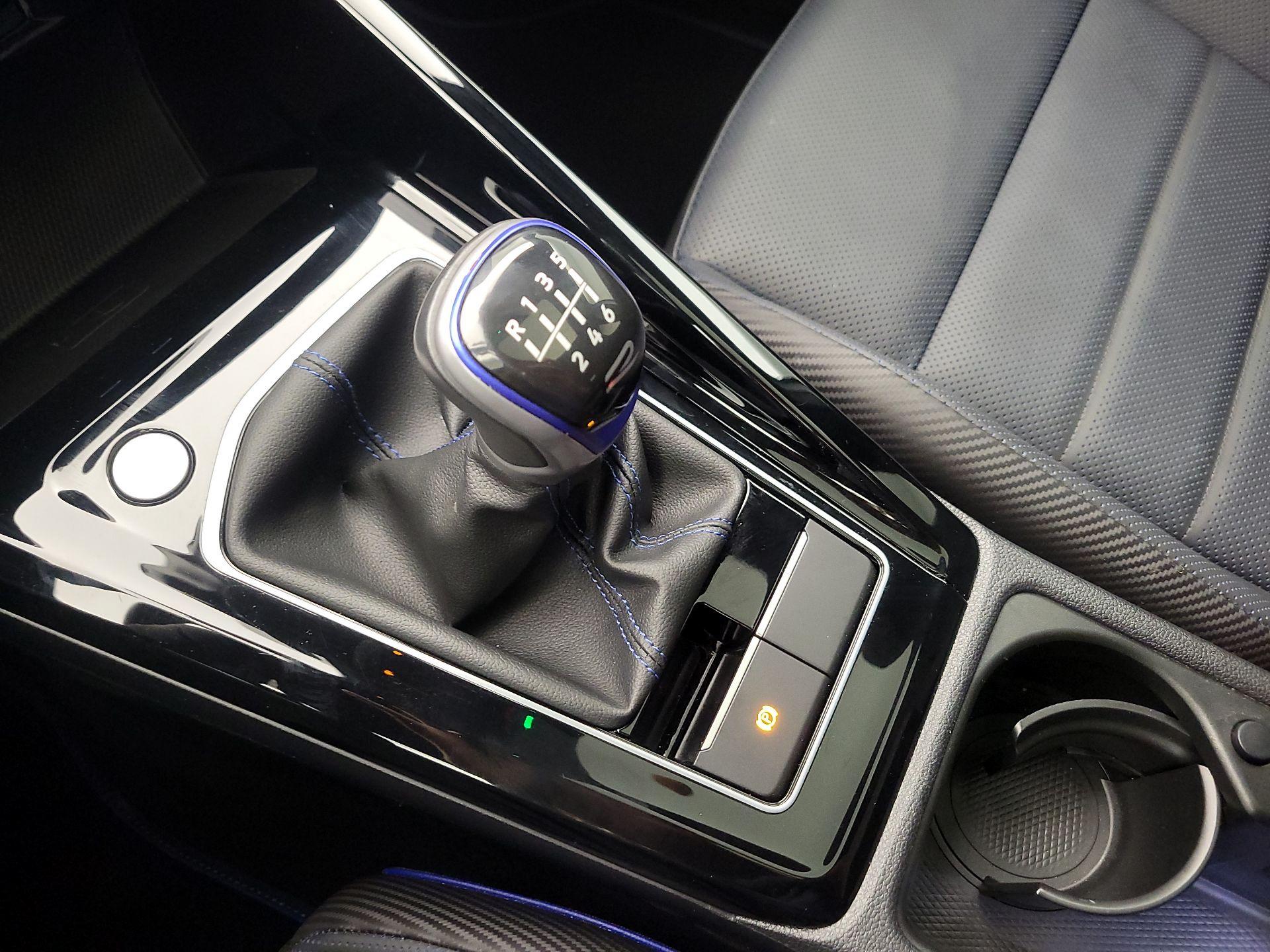 Thumbnail: 2024 Volkswagen Golf - 17