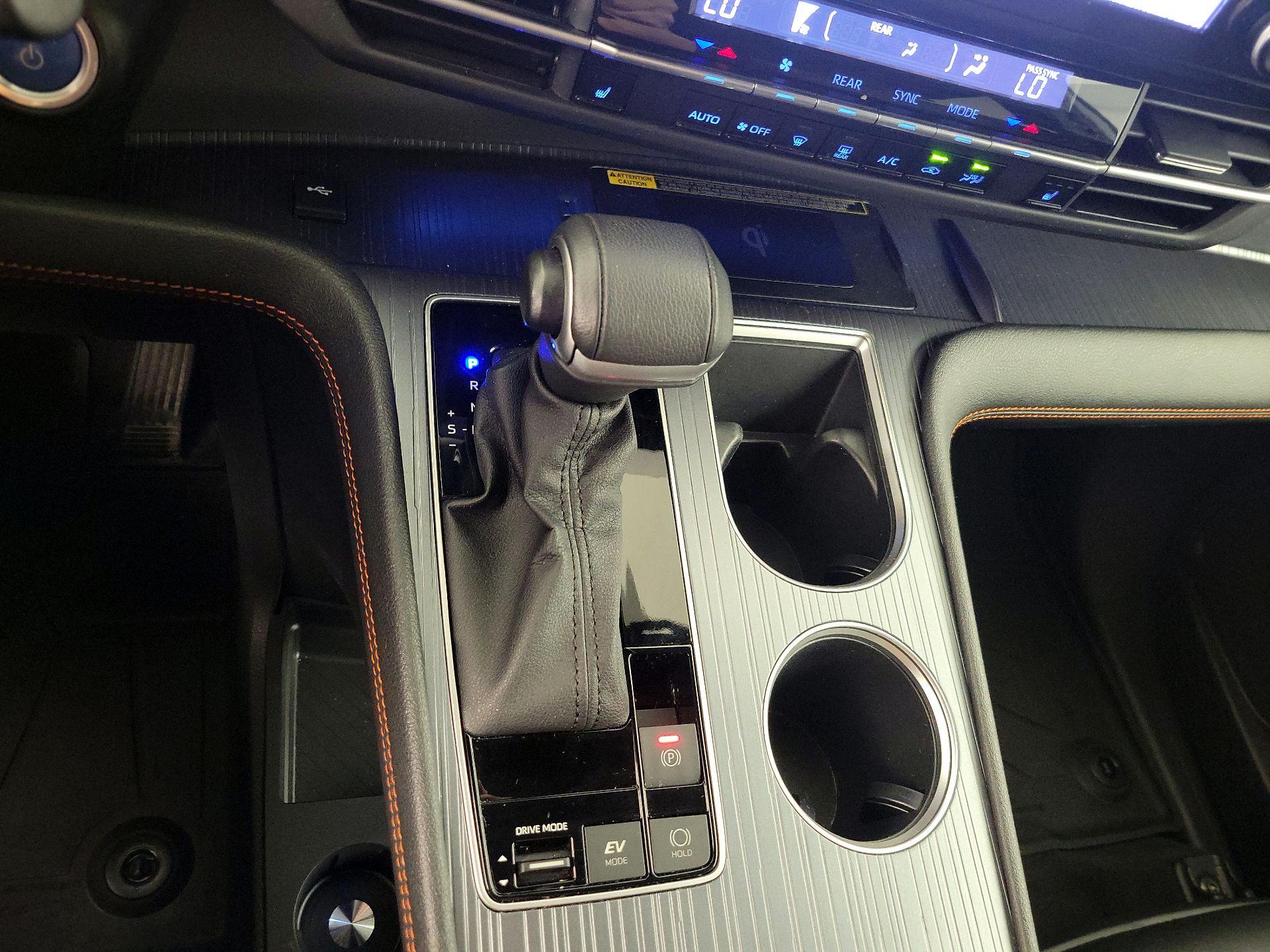 Thumbnail: 2023 Toyota Sienna - 18